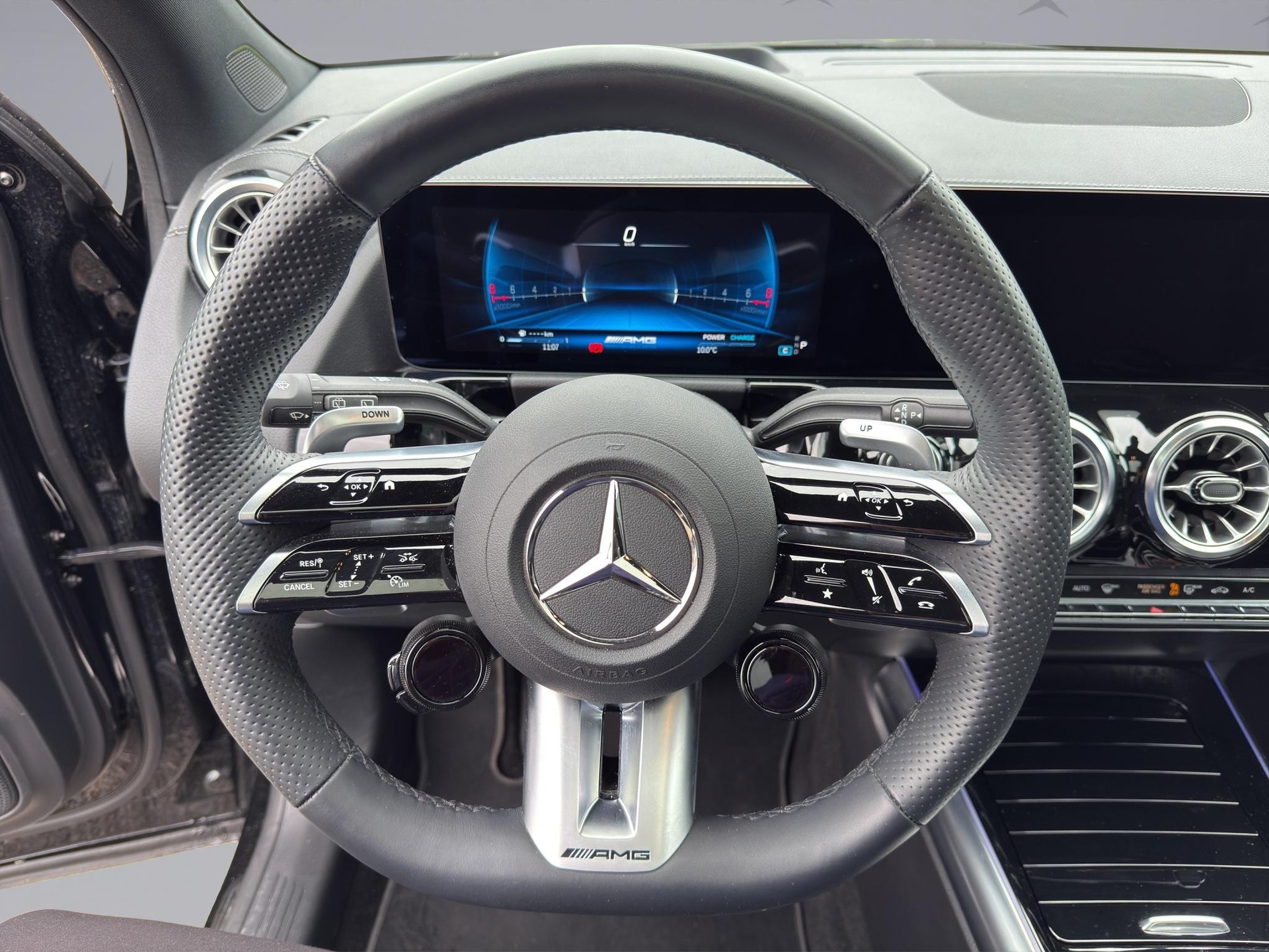 MERCEDES-BENZ GLA 35 AMG 4matic-image-9