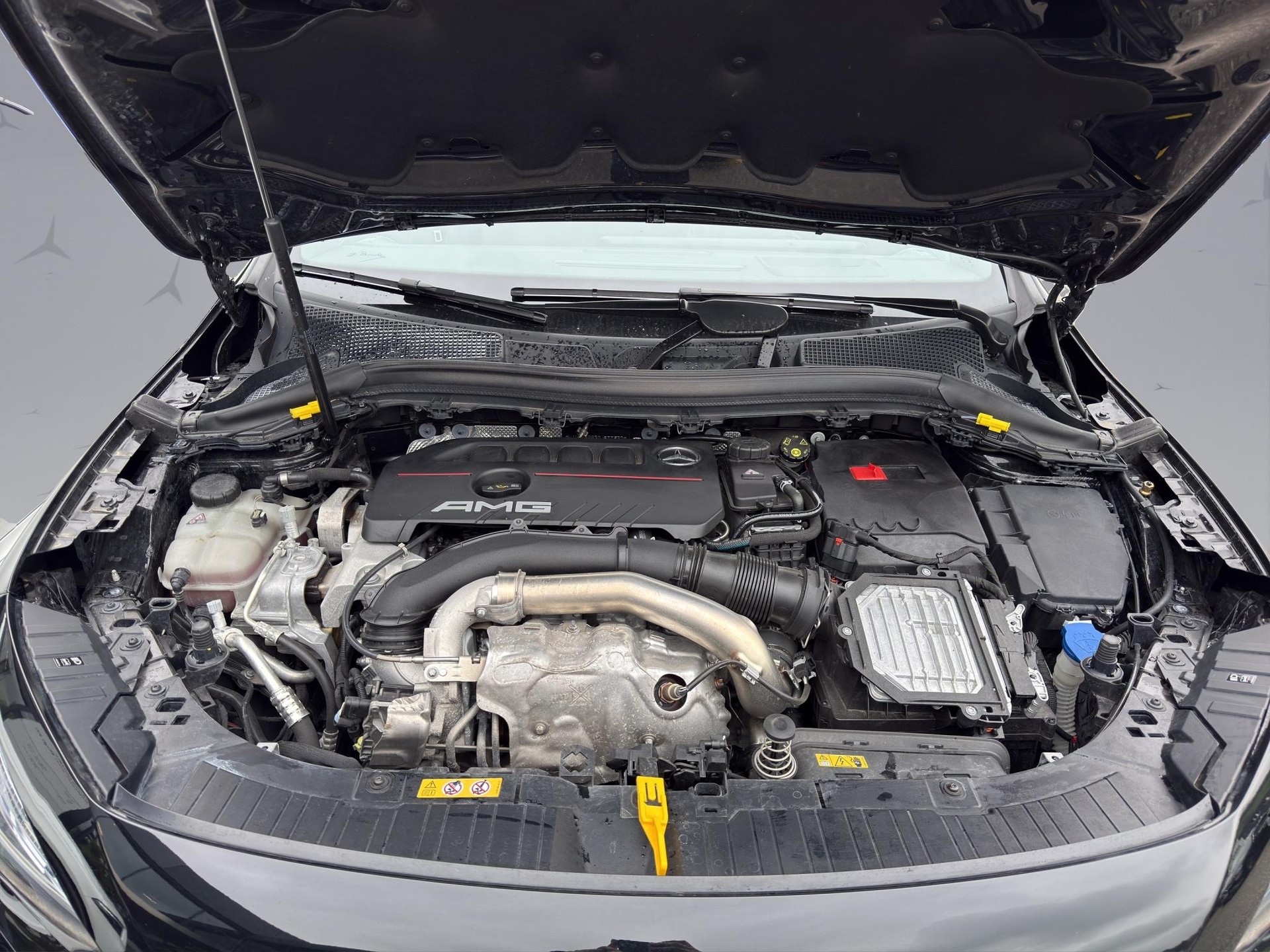 MERCEDES-BENZ GLA 35 AMG 4matic-image-18