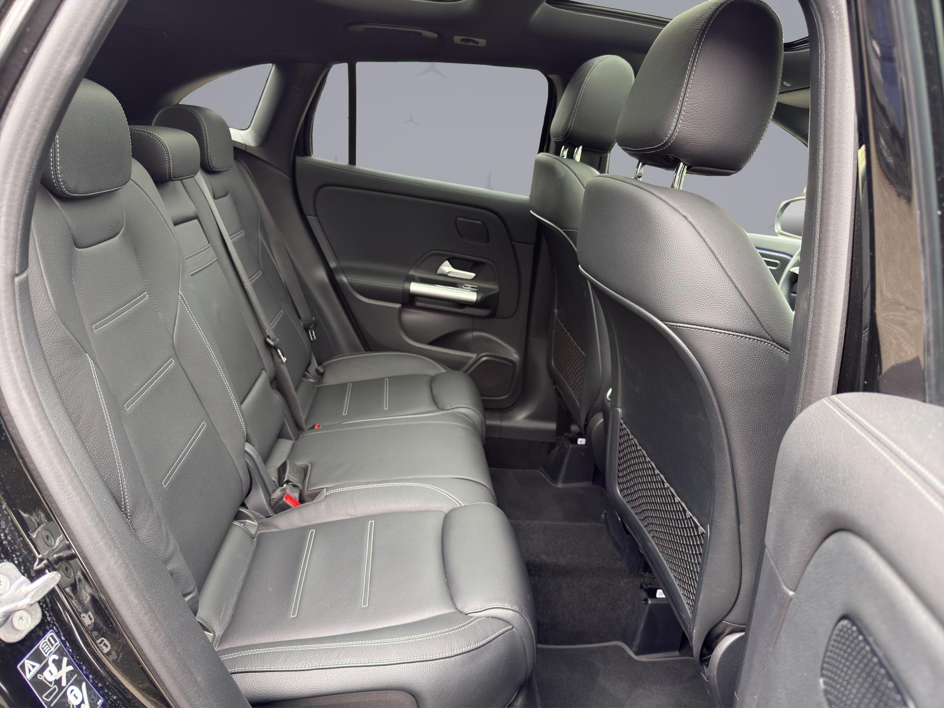 MERCEDES-BENZ GLA 35 AMG 4matic-image-16