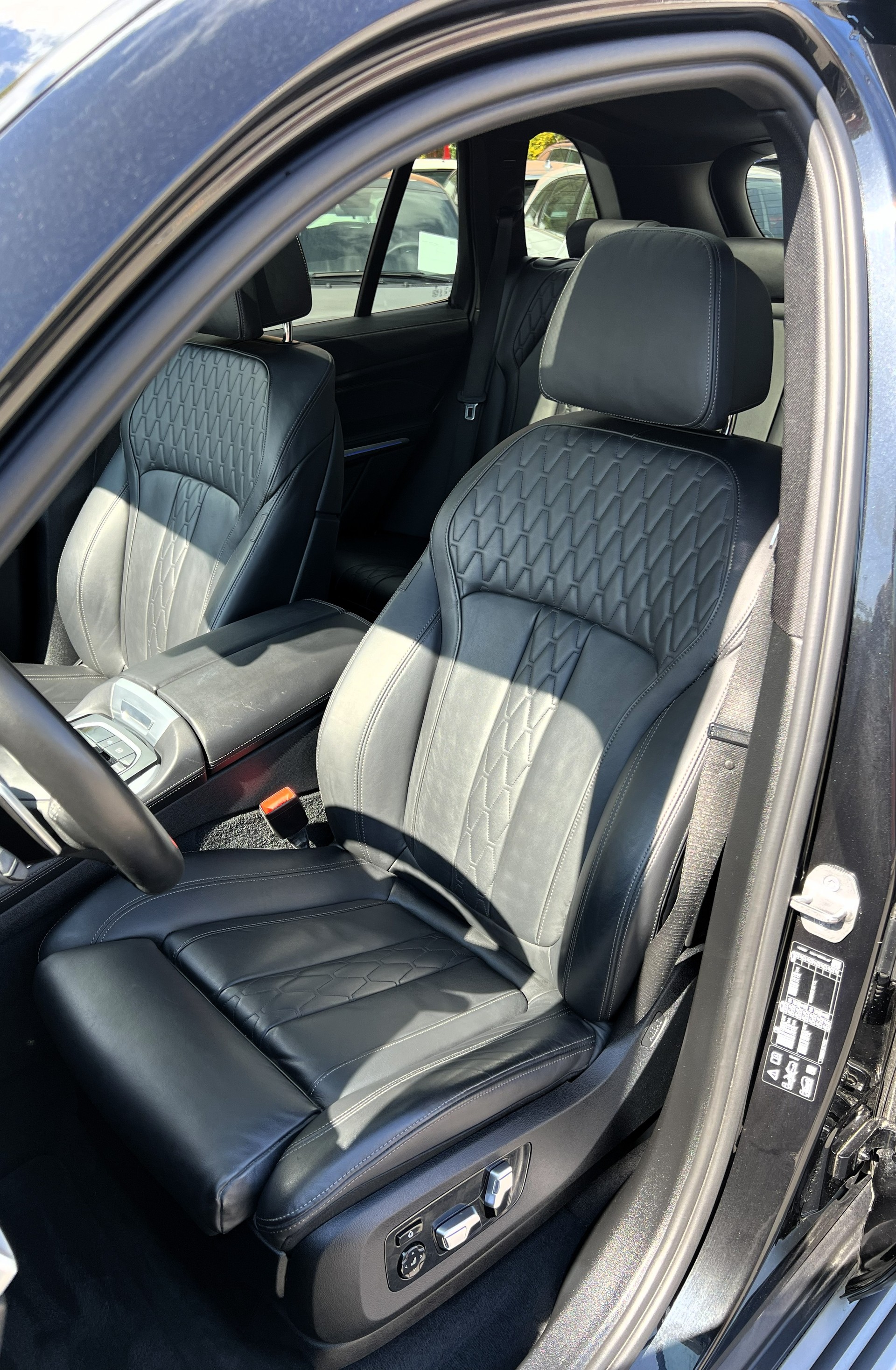 BMW X5 xDrive 48V 30d M Sport *BMW Individual*-image-16