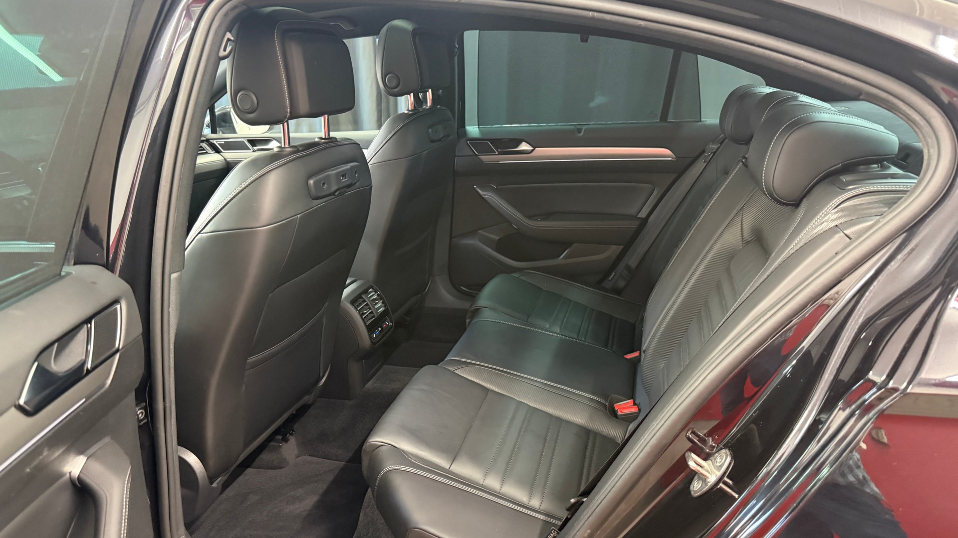 VW Passat 2.0 TDI BMT Highline, R-Line DSG 4Motion, frisch ab MFK, voller Ausstattung, Leder,Pano. AHK, 4X4, SH vo+hi, Garantie.-image-13