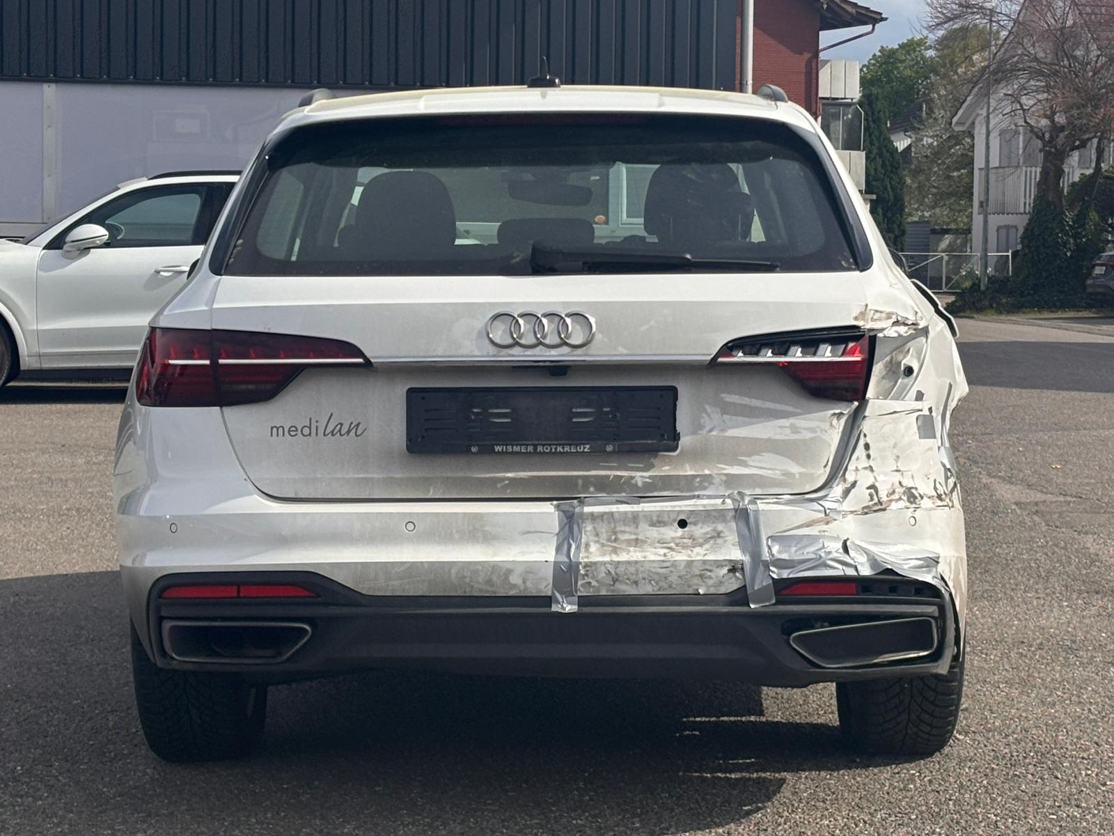 AUDI A4 Avant 40 TDI Attraction quattro S-tronic-image-5