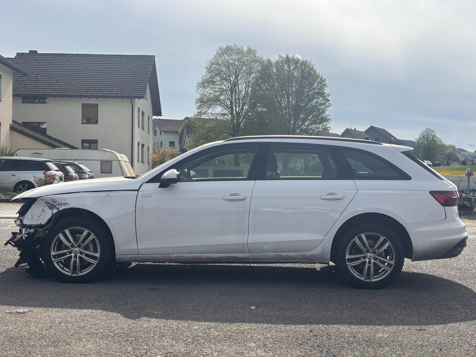 AUDI A4 Avant 40 TDI Attraction quattro S-tronic-image-7