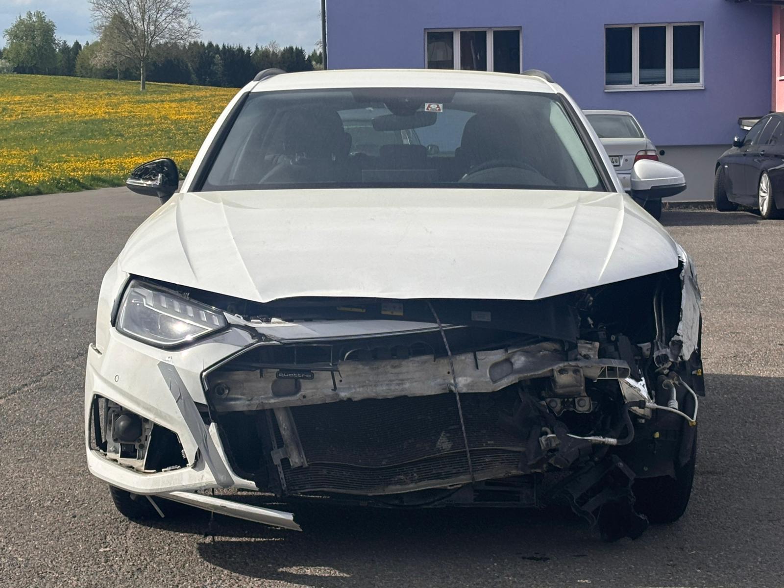 AUDI A4 Avant 40 TDI Attraction quattro S-tronic-image-1