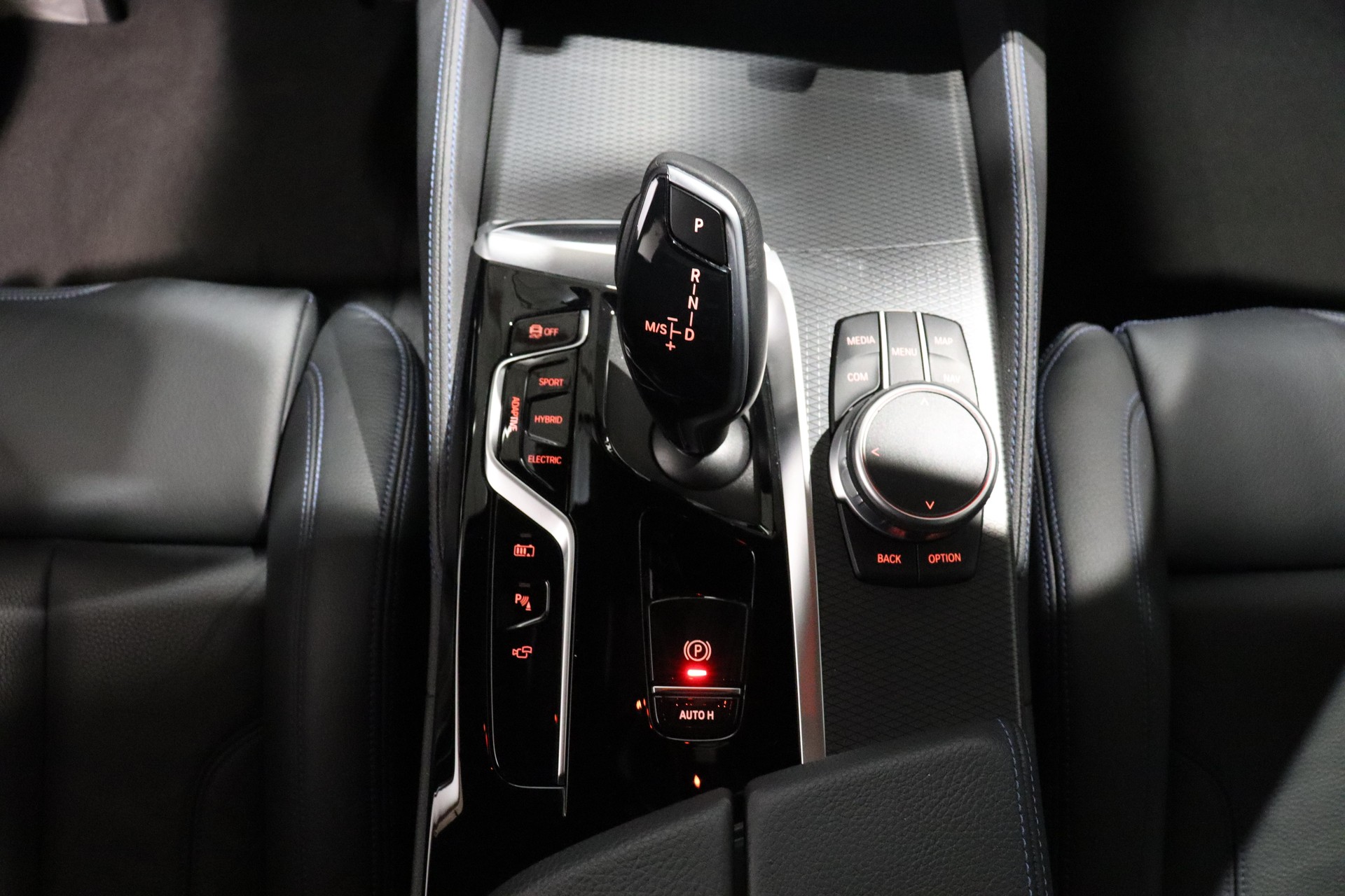BMW 530e xDrive SAG Touring-image-10