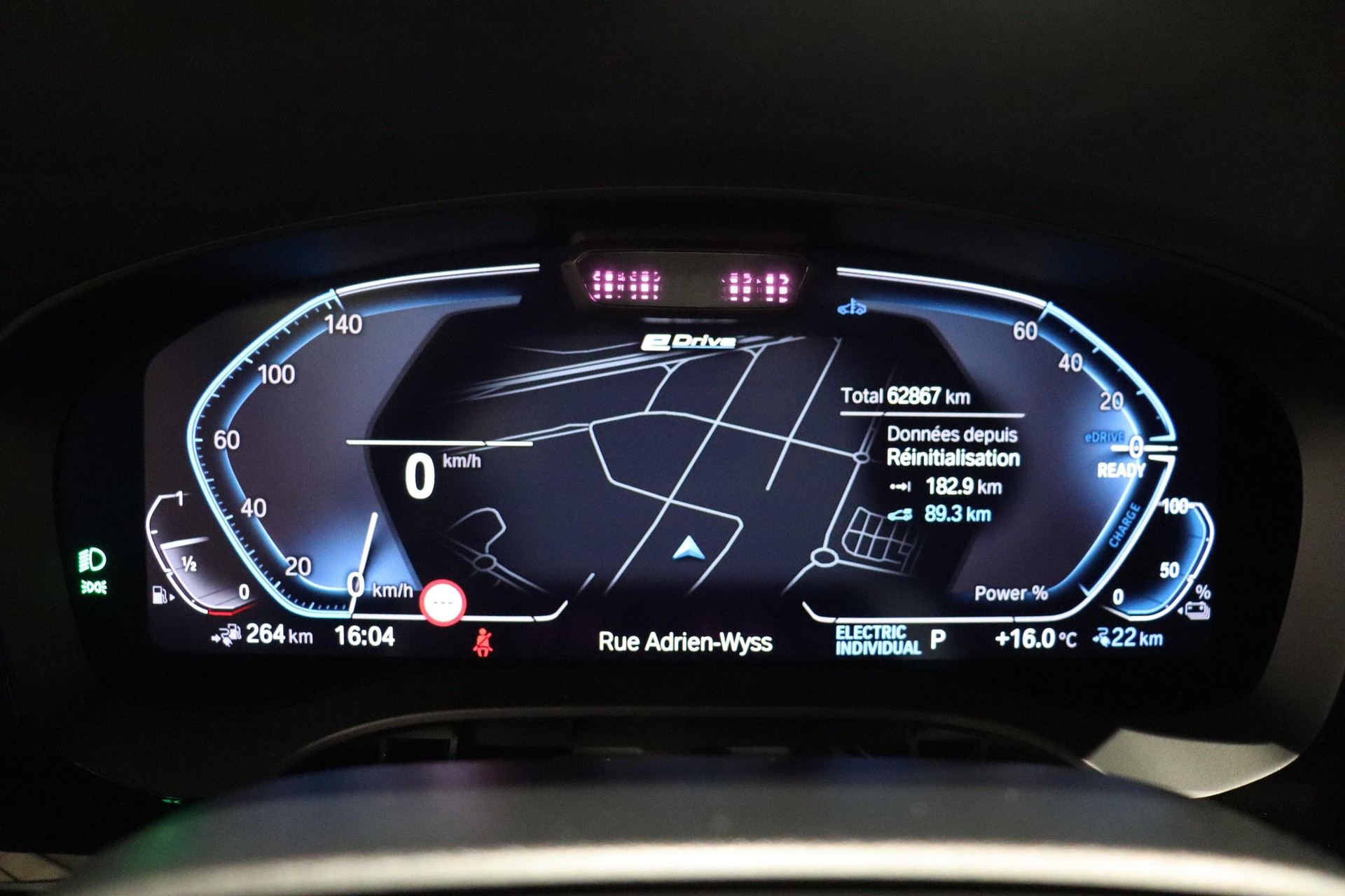 BMW 530e xDrive SAG Touring-image-11