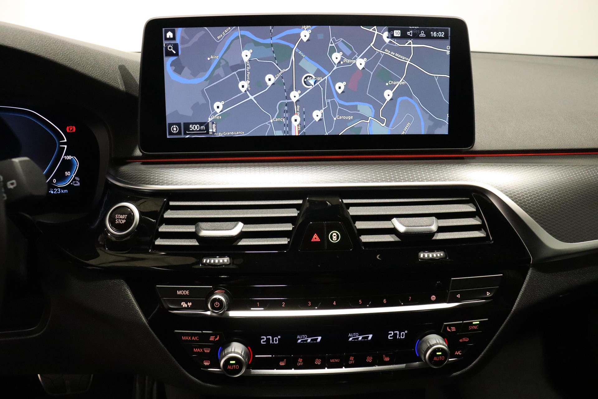 BMW 530e xDrive SAG Touring-image-14