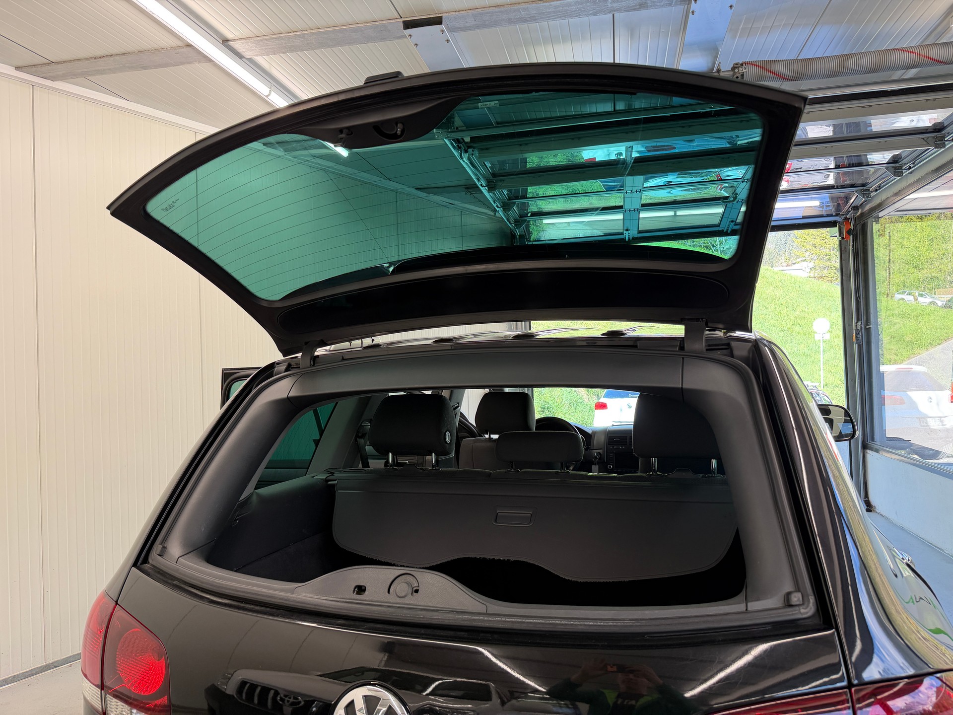 VW Touareg 2.5 TDI 6-Gang-image-15