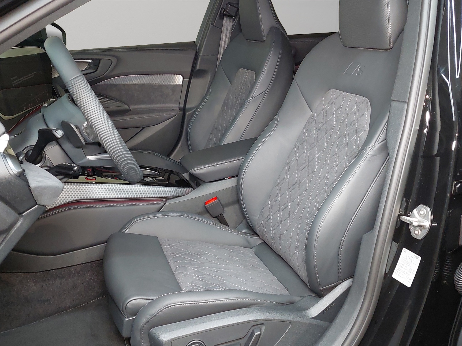 AUDI A5 Avant e-hybrid quattro 270 kW S tronic-image-5