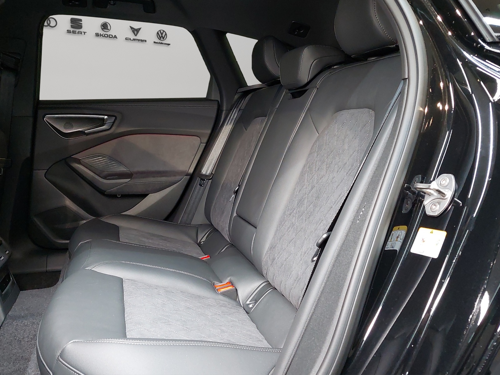 AUDI A5 Avant e-hybrid quattro 270 kW S tronic-image-8