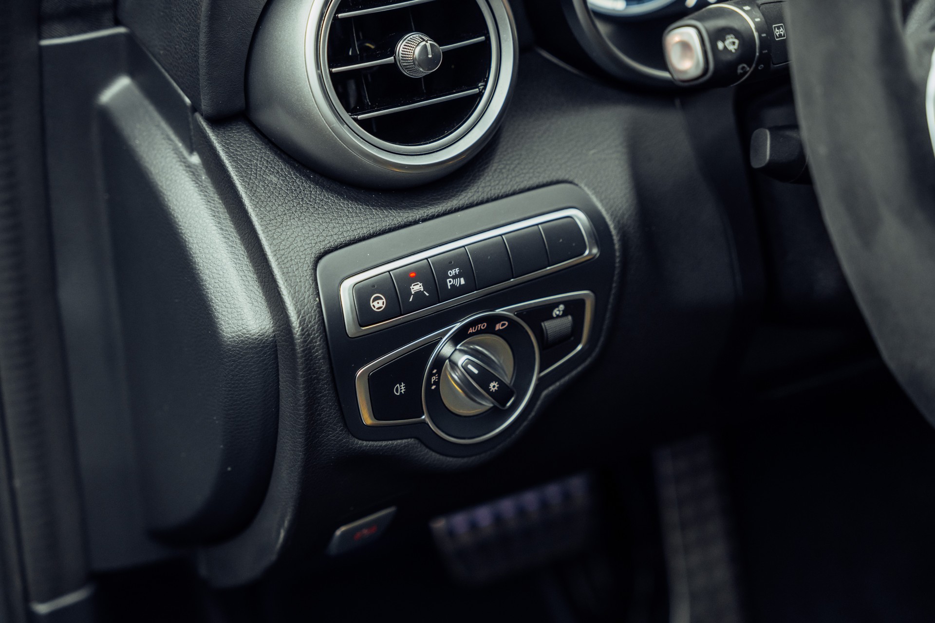 MERCEDES-BENZ C 63 S AMG Speedshift-image-13