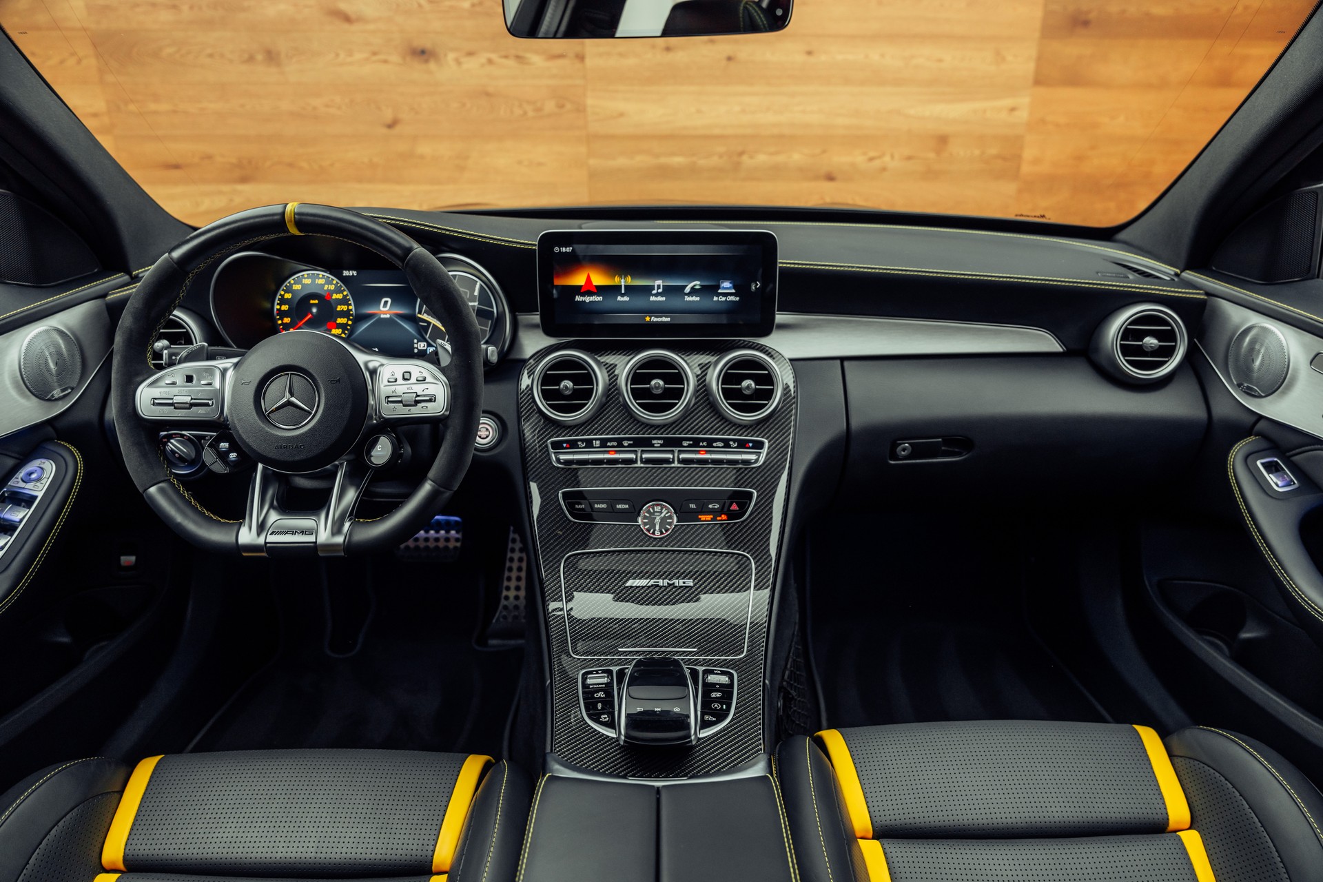 MERCEDES-BENZ C 63 S AMG Speedshift-image-4
