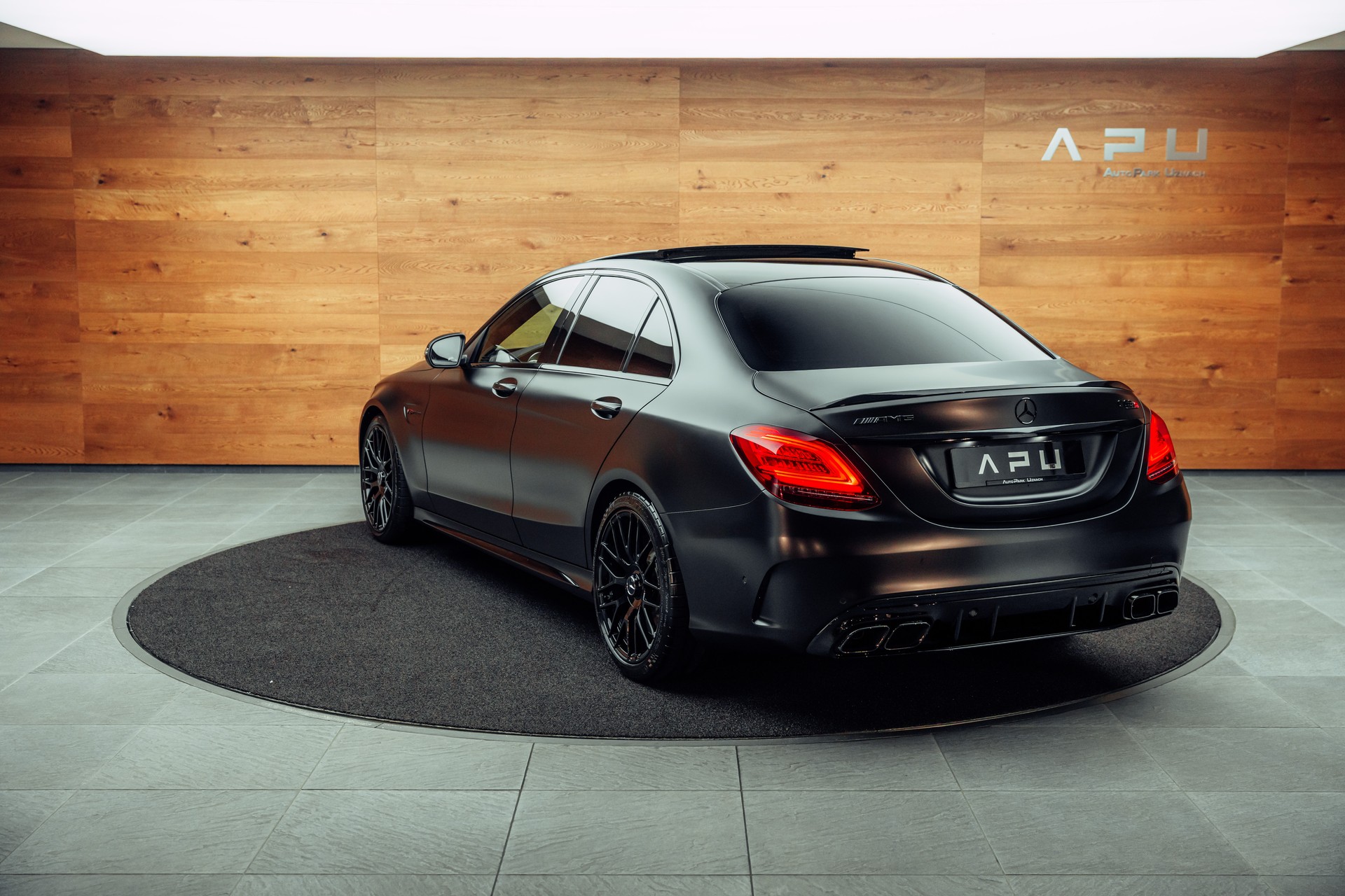 MERCEDES-BENZ C 63 S AMG Speedshift-image-2