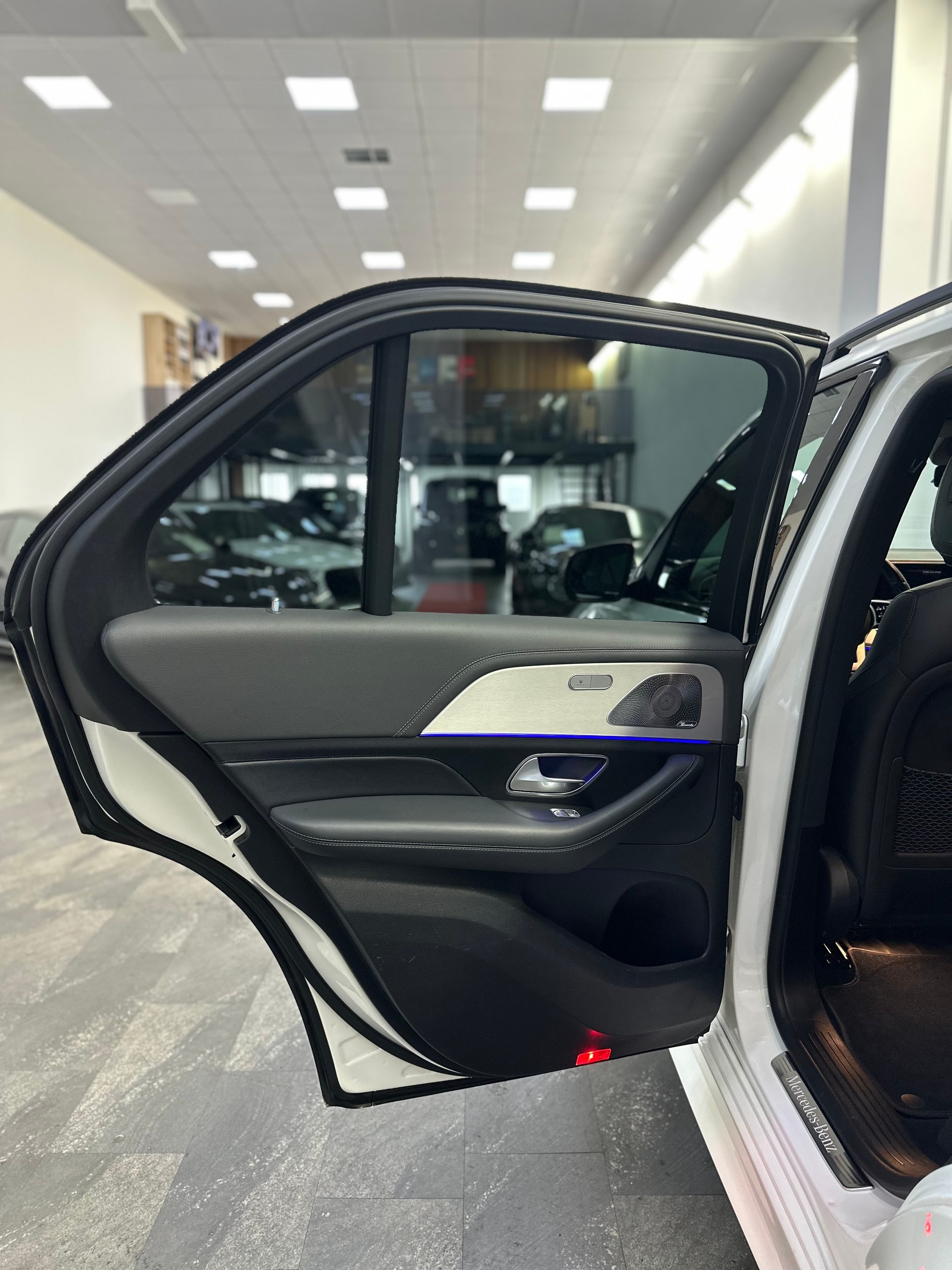 MERCEDES-BENZ GLE 450 4Matic AMG Line 9G-Tronic-image-21
