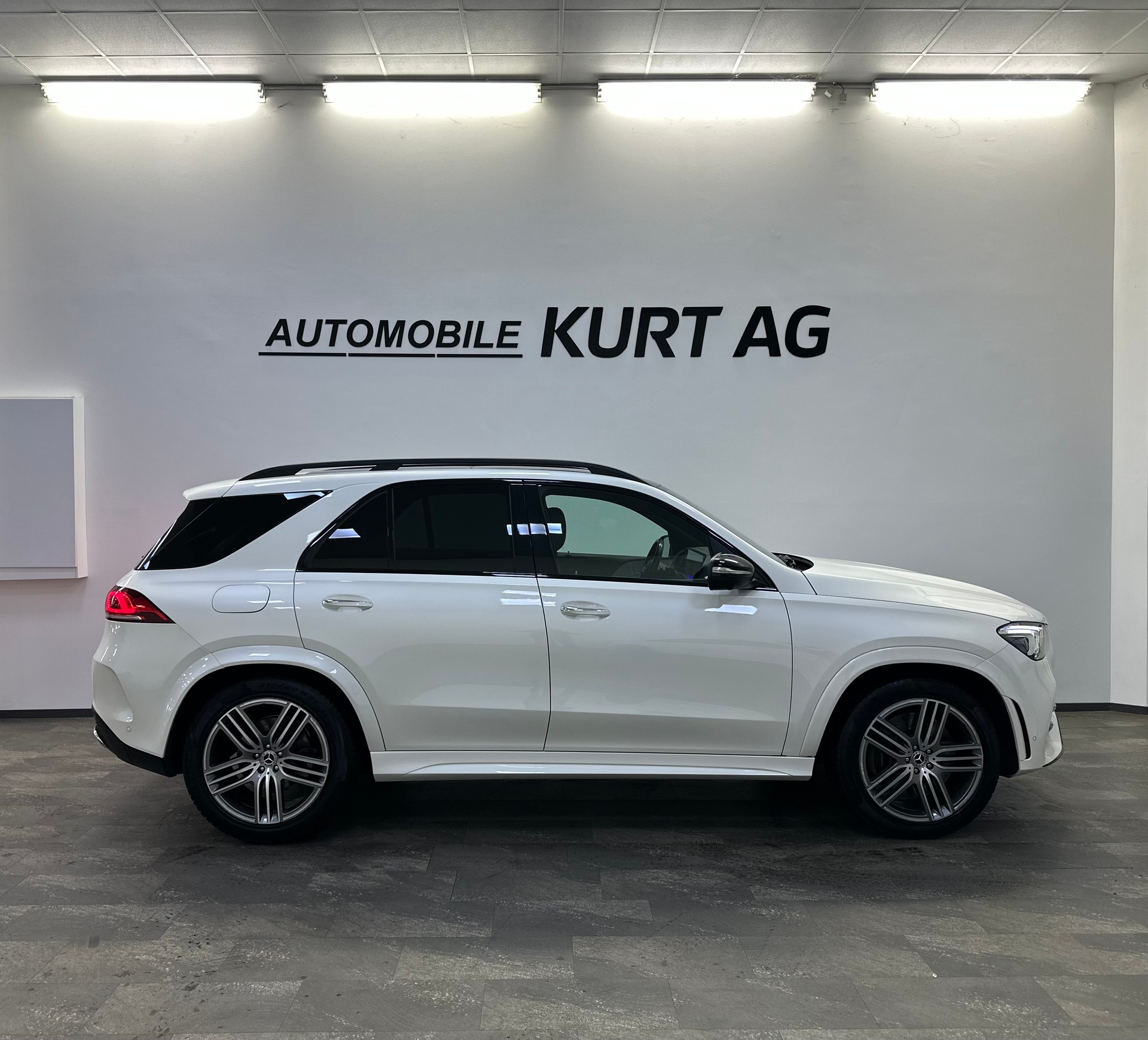MERCEDES-BENZ GLE 450 4Matic AMG Line 9G-Tronic-image-6