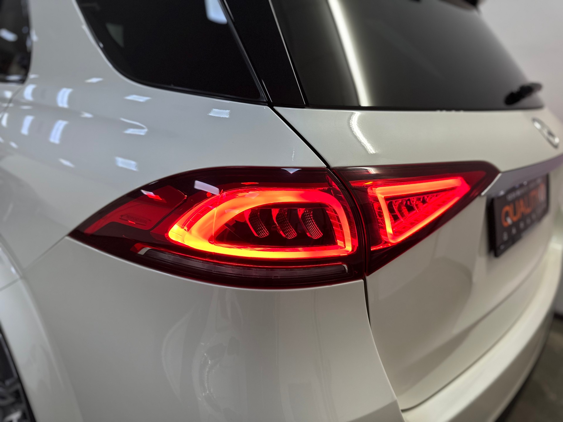 MERCEDES-BENZ GLE 450 4Matic AMG Line 9G-Tronic-image-4