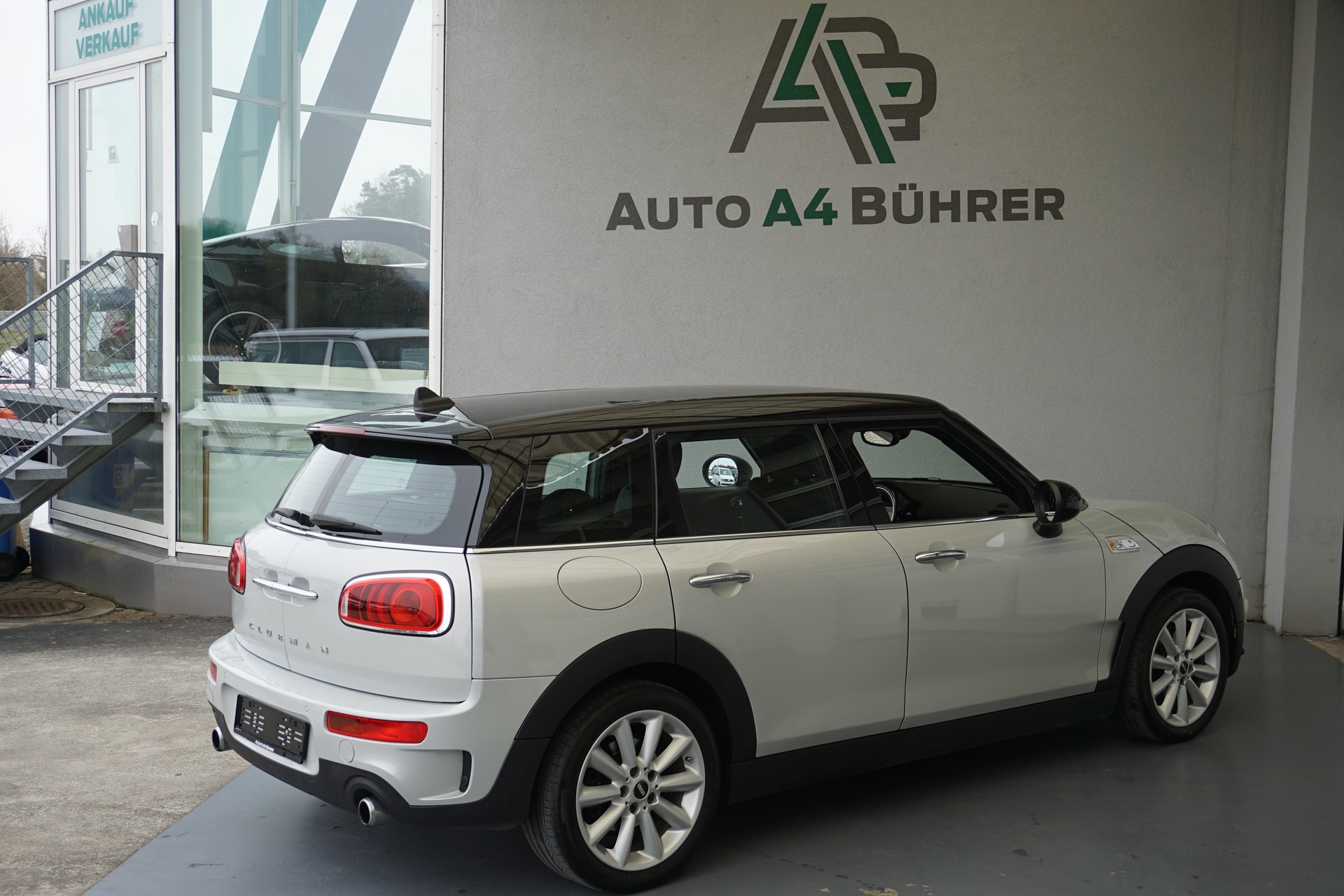 MINI Clubman Cooper S 2,0 T ALL4 192PS Automat-image-8