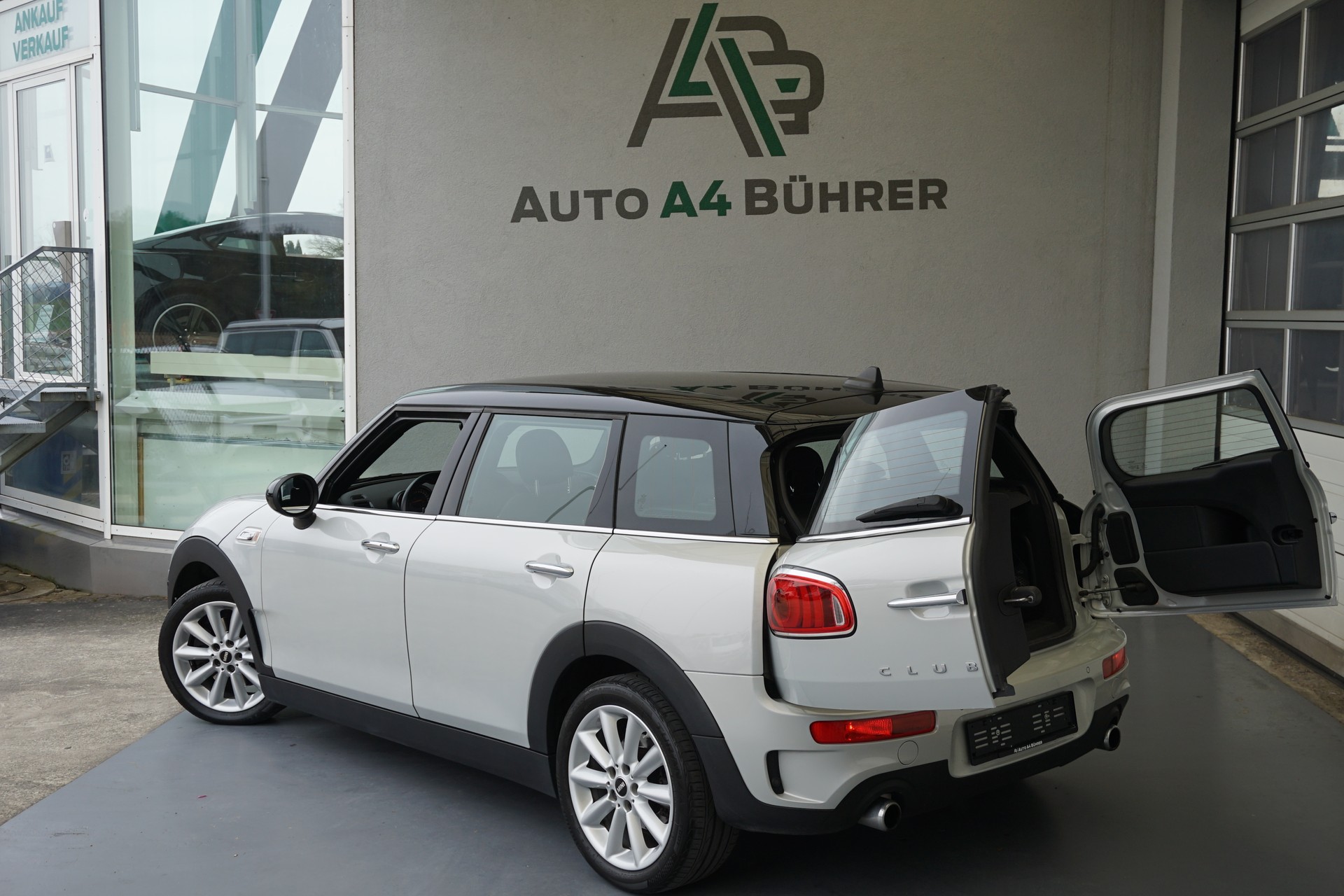 MINI Clubman Cooper S 2,0 T ALL4 192PS Automat-image-7