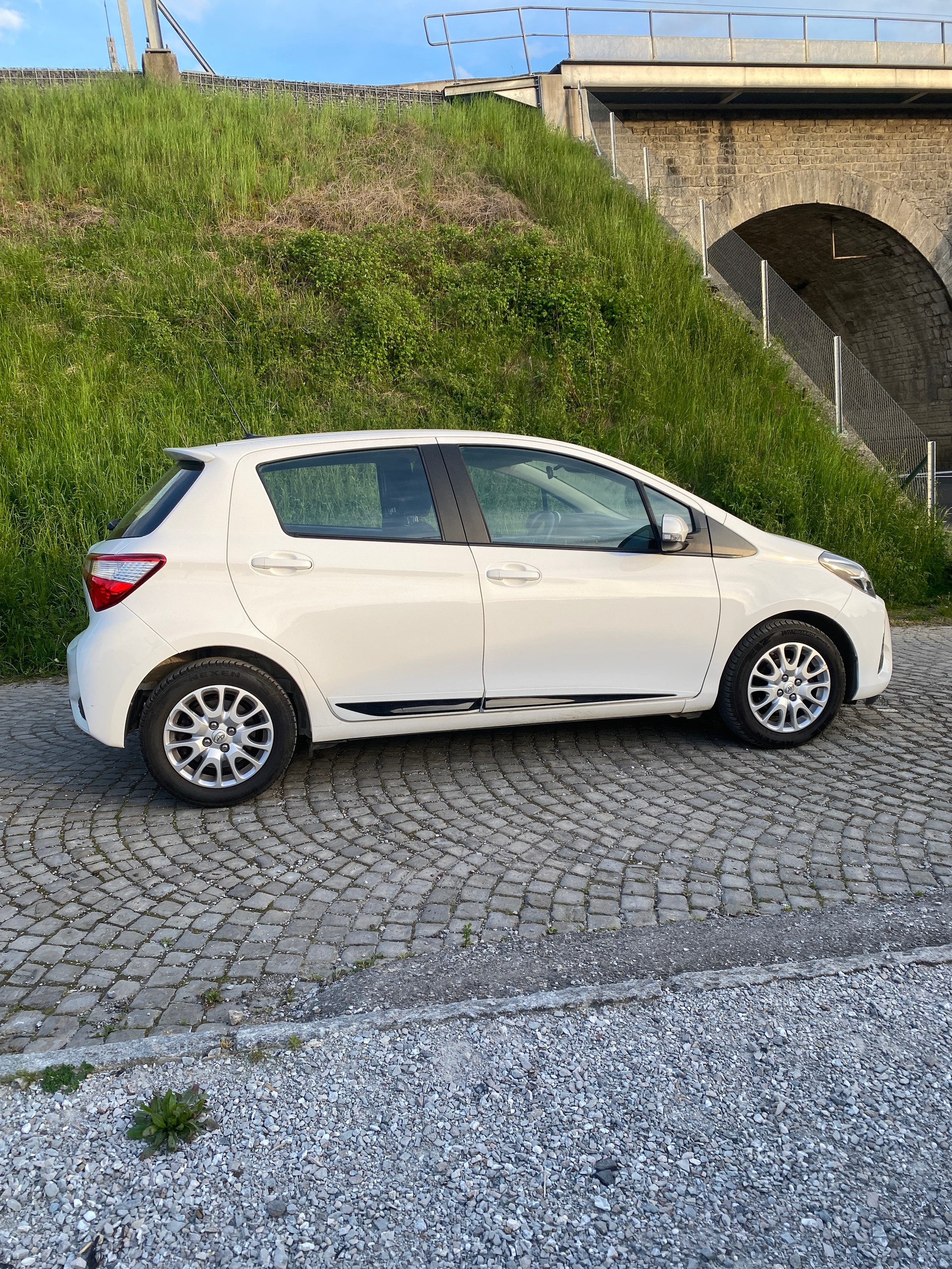TOYOTA Yaris 1.5 Comfort-showroom-element-2