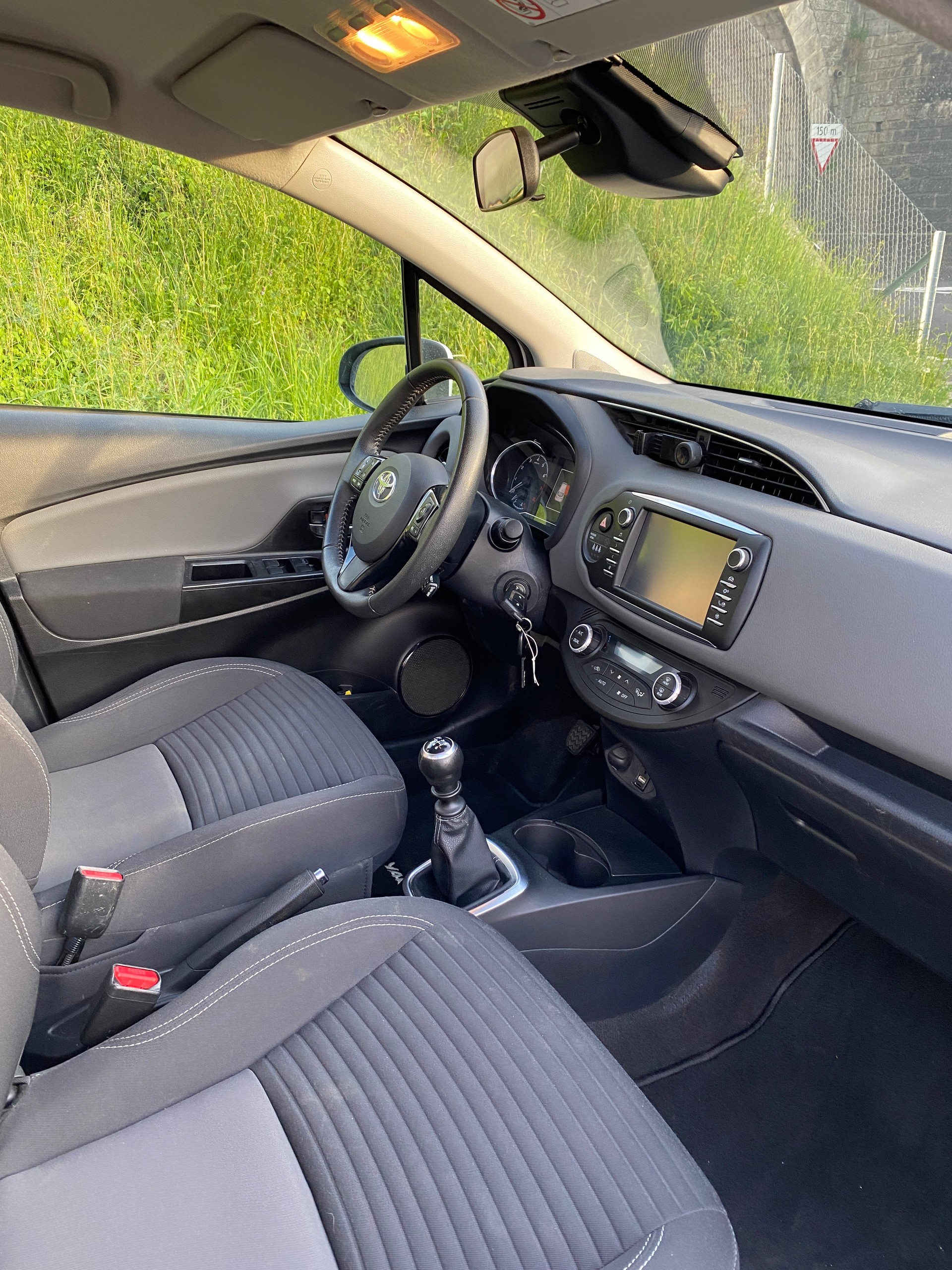 TOYOTA Yaris 1.5 Comfort-image-6