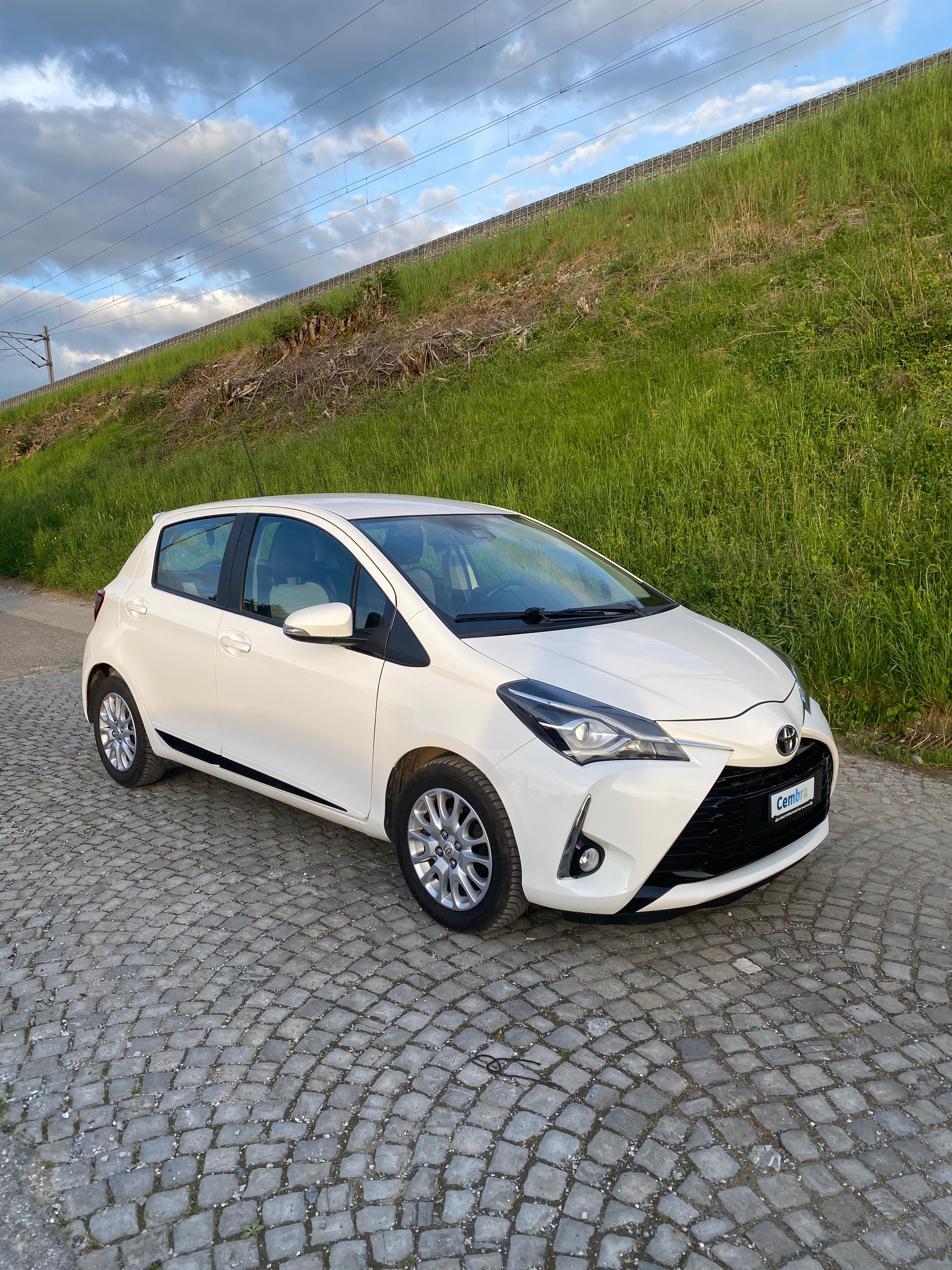 TOYOTA Yaris 1.5 Comfort-showroom-element-1