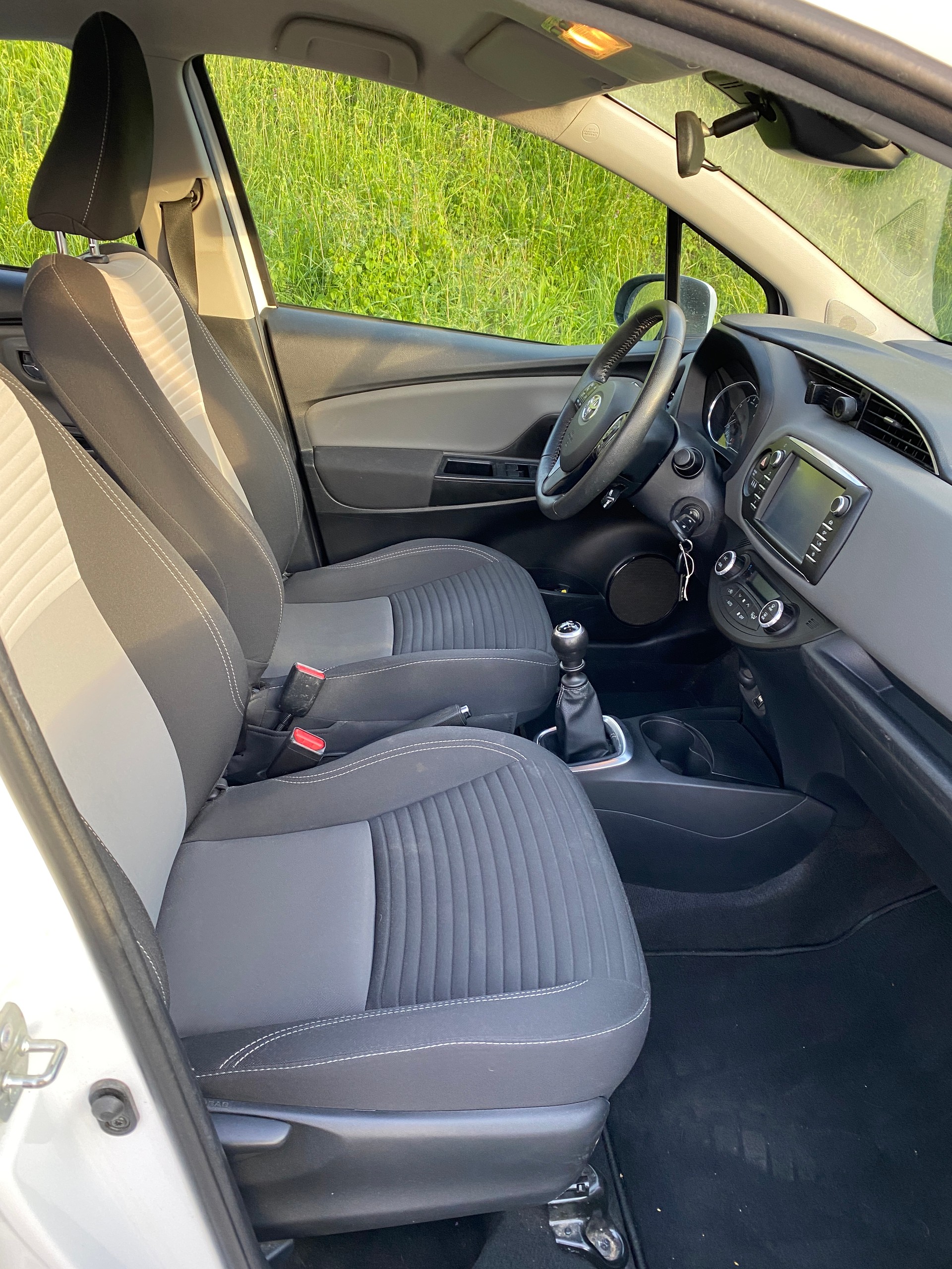 TOYOTA Yaris 1.5 Comfort-image-5