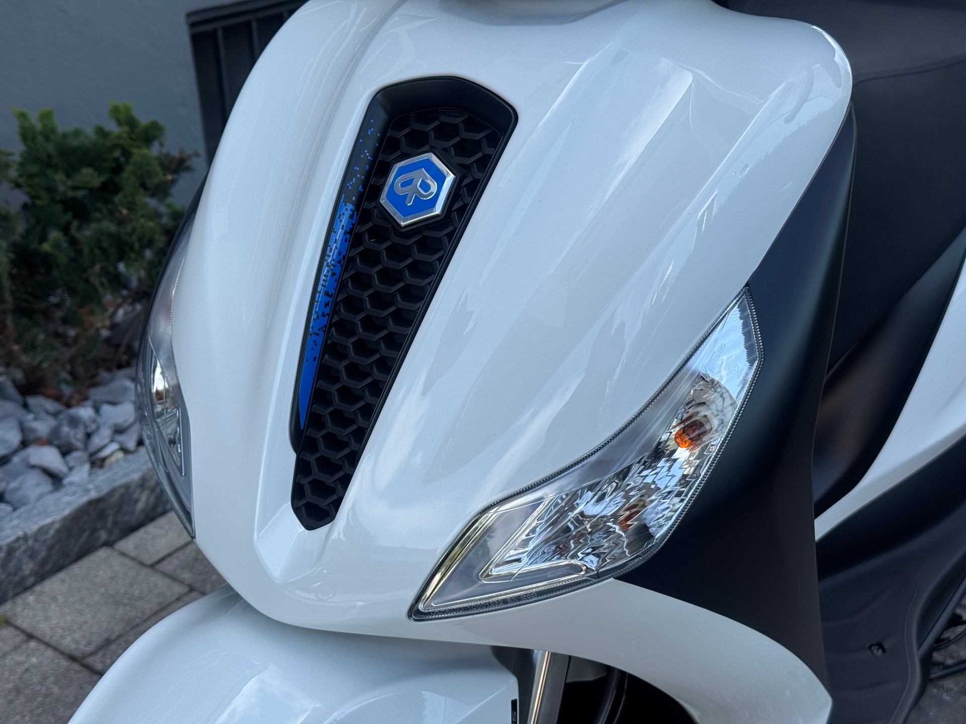 PIAGGIO Medley 125 Sport E5+-showroom-element-1