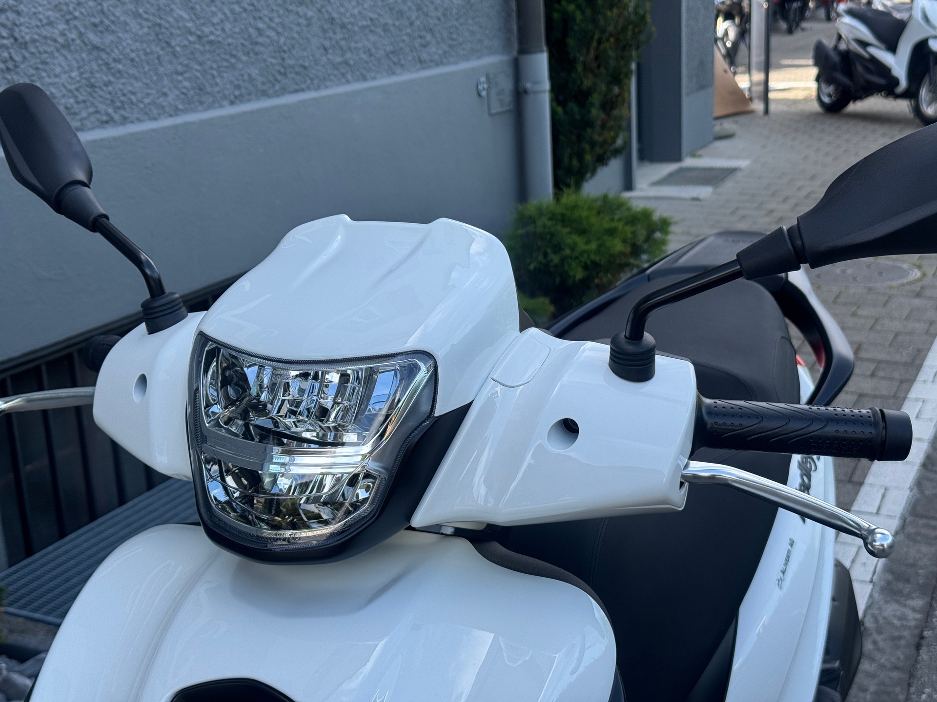 PIAGGIO Medley 125 Sport E5+-showroom-element-2