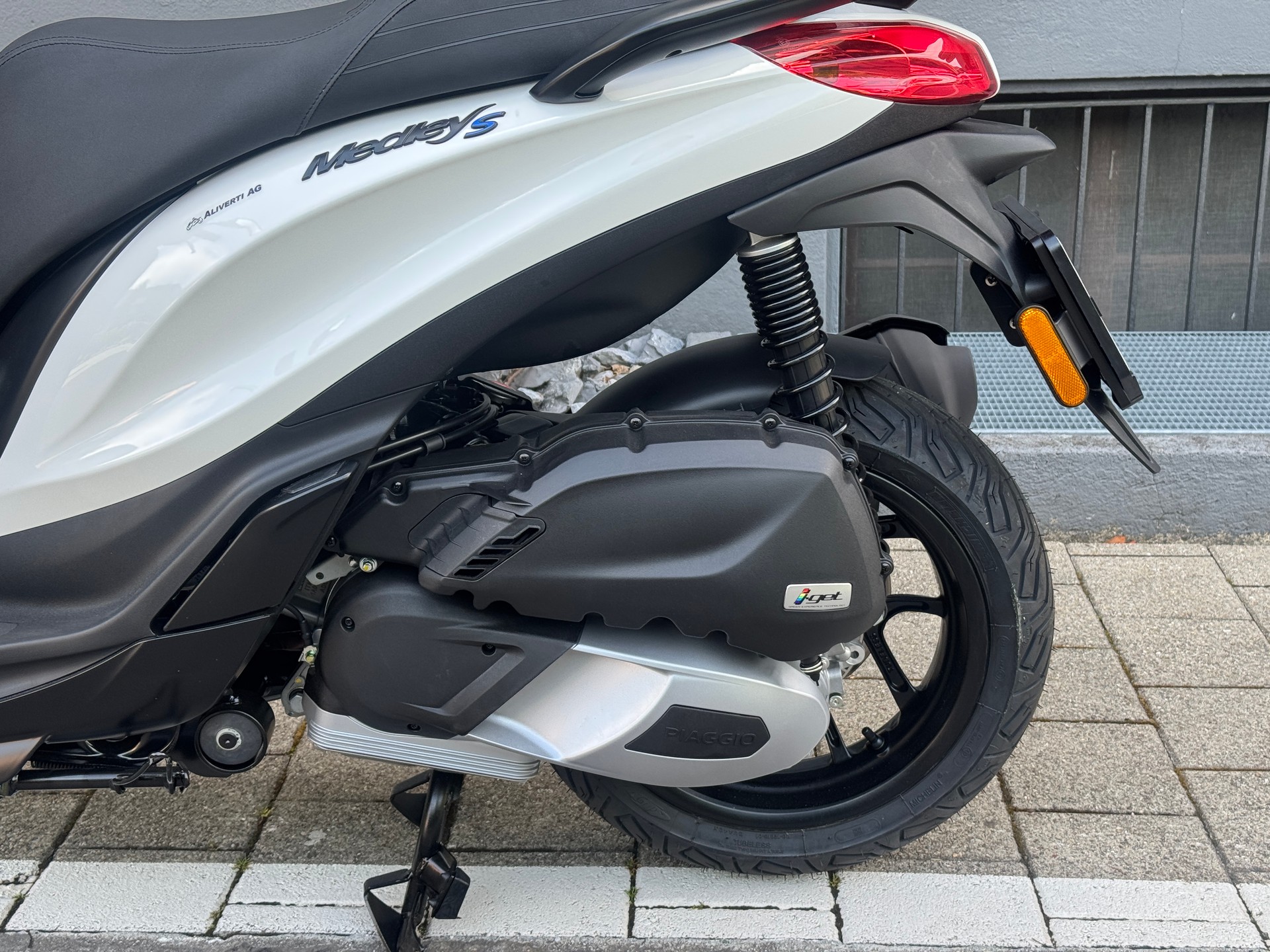 PIAGGIO Medley 125 Sport E5+-showroom-element-3