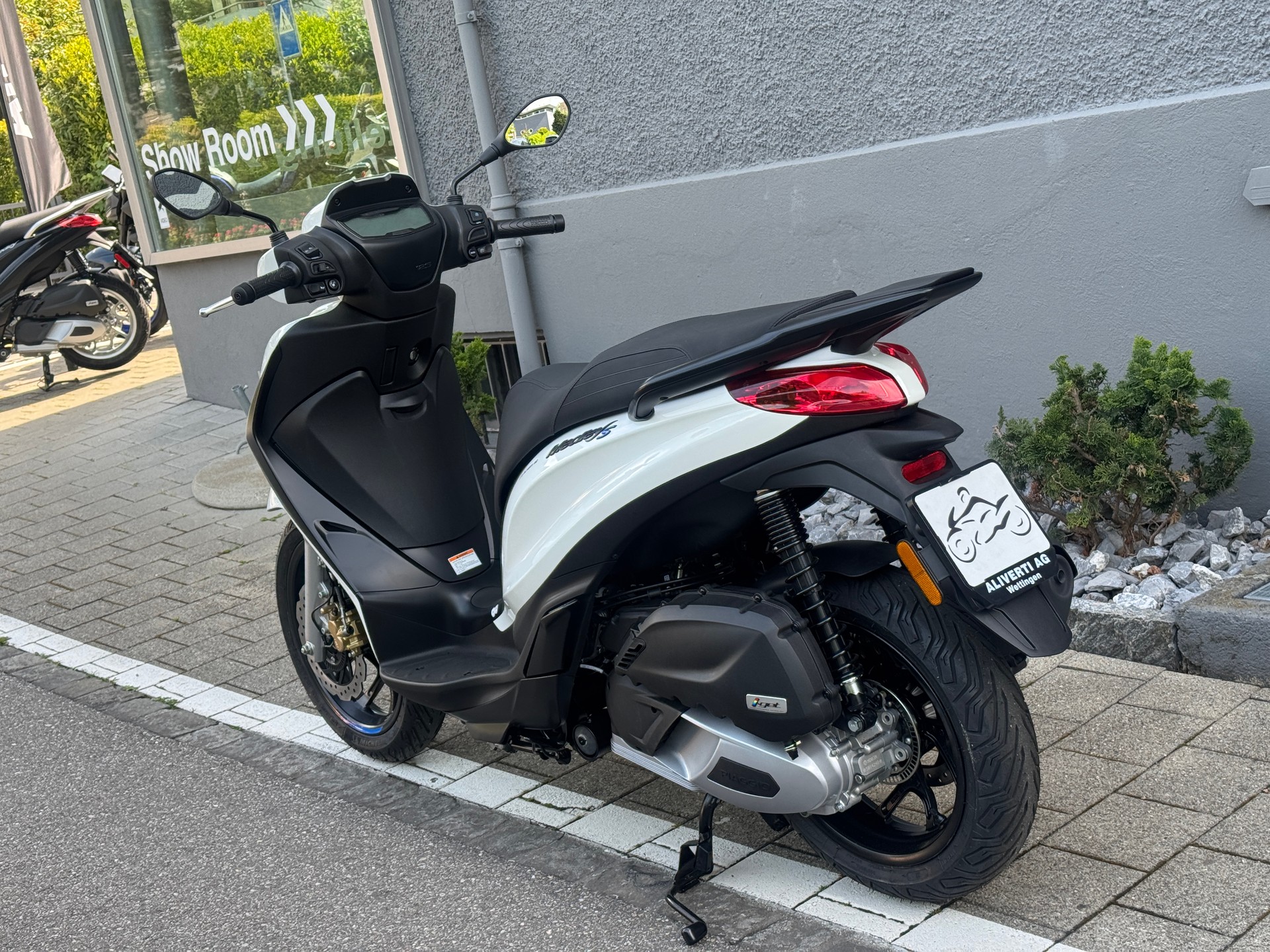 PIAGGIO Medley 125 Sport E5+-image-8