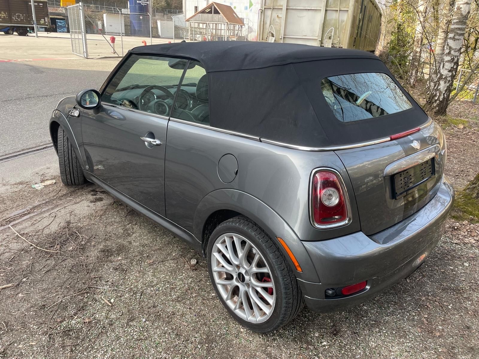MINI Cooper John Cooper Works Cabriolet-image-3