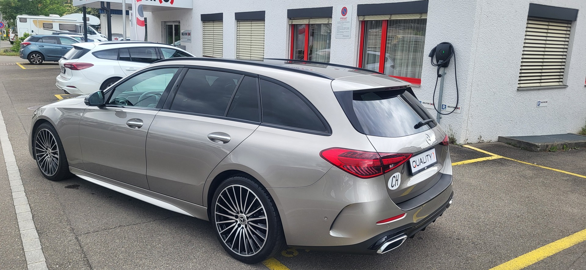 MERCEDES-BENZ C 220 d T AMG Line-image-8