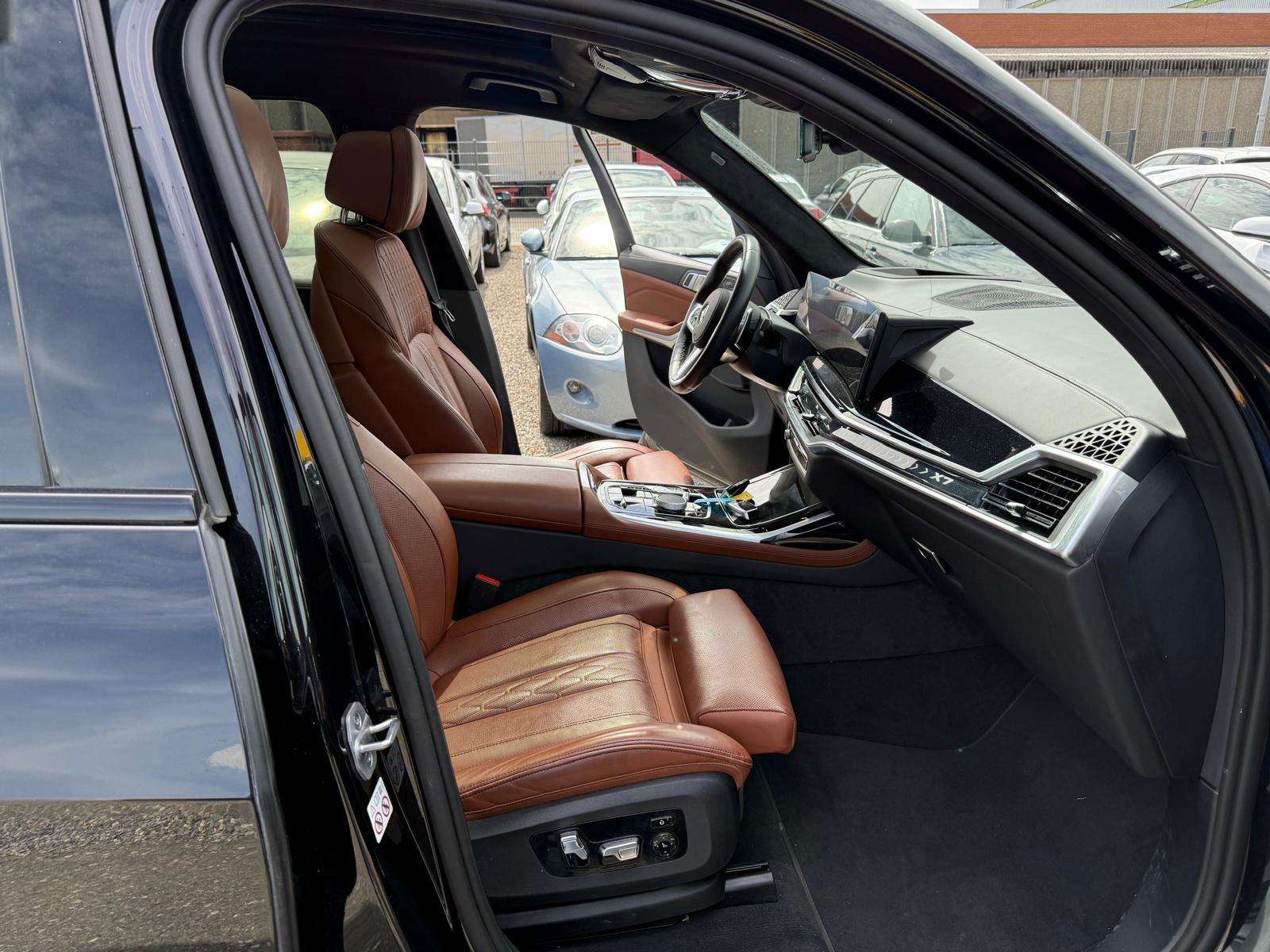 BMW X7 xDrive 48V 40d M Sport Pro Steptronic-image-15