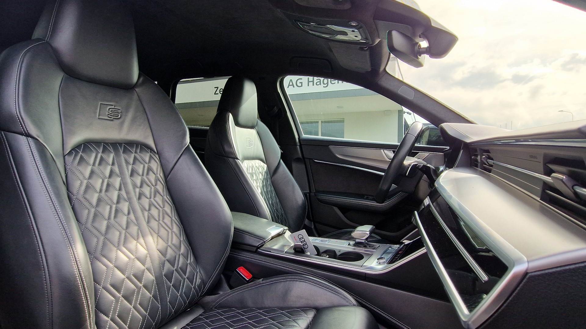 AUDI A6 Avant 55 TFSI Sport quattro S-tronic-image-9