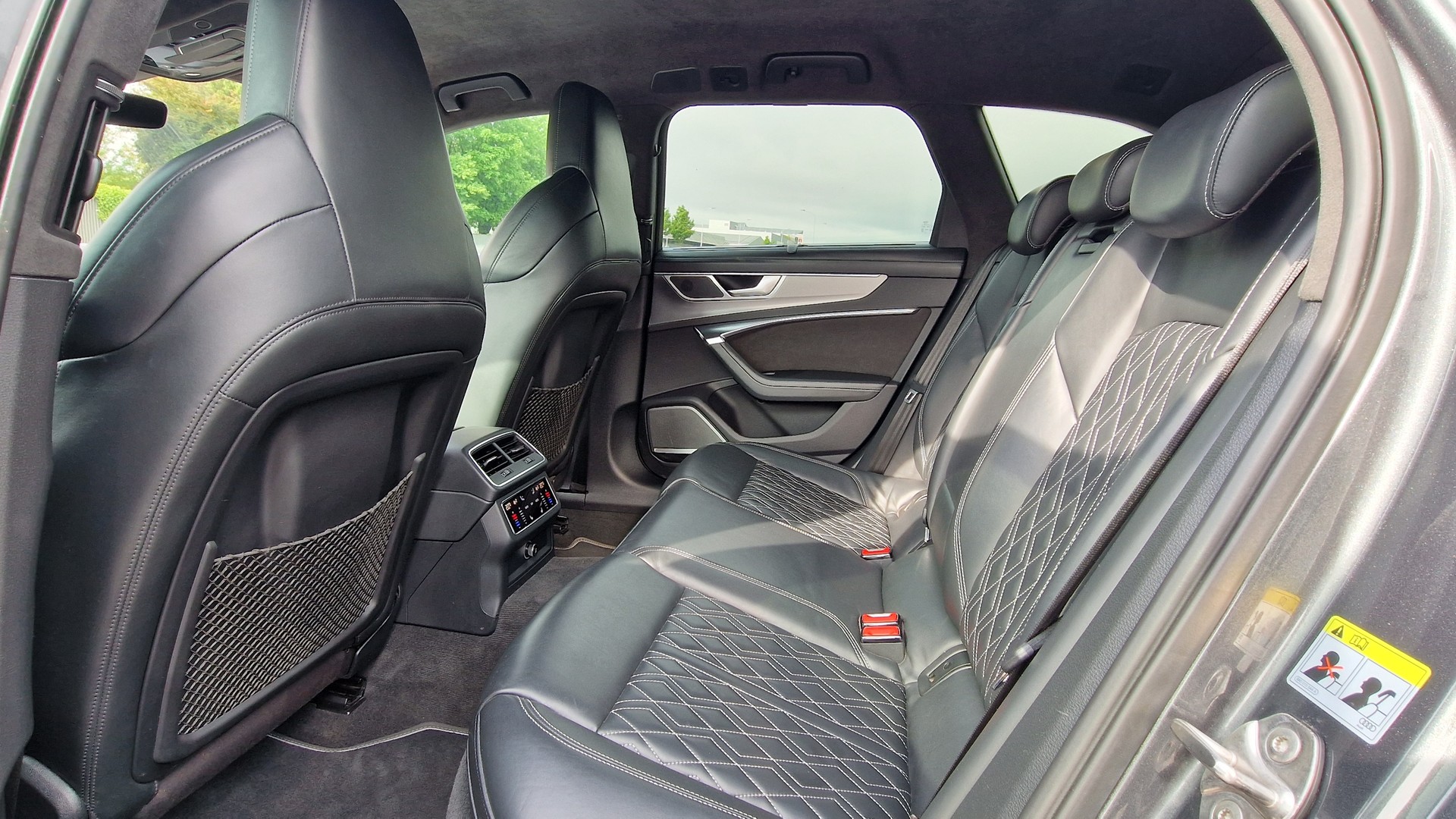 AUDI A6 Avant 55 TFSI Sport quattro S-tronic-image-12
