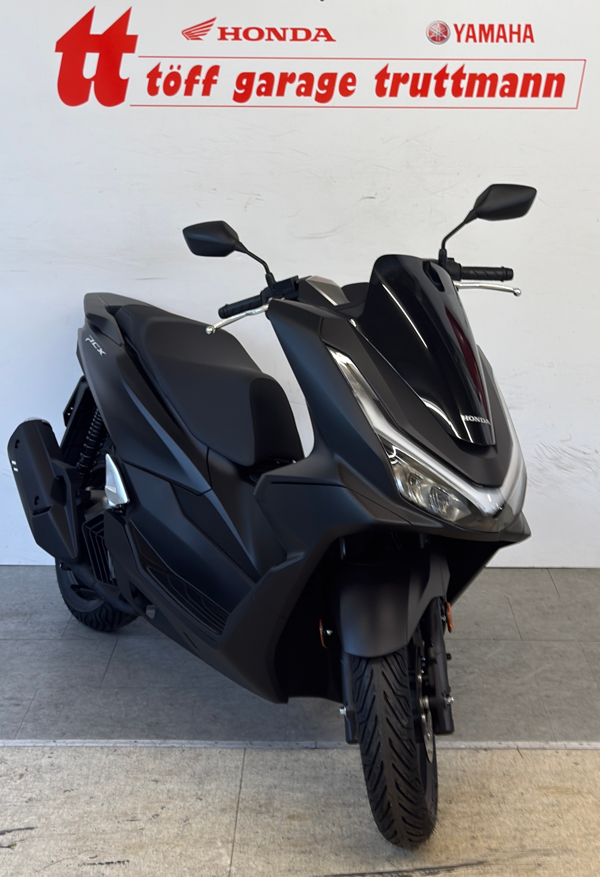 HONDA PCX 125-showroom-element-2