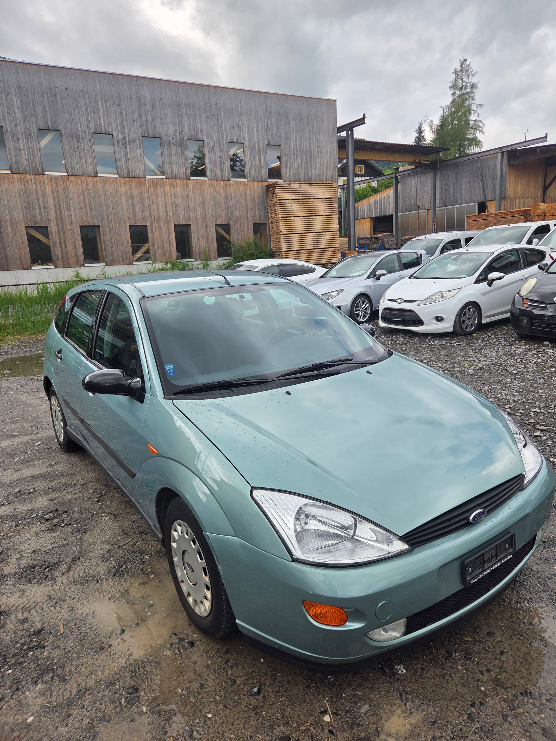 FORD Focus 2.0i 16V Trend-image-1