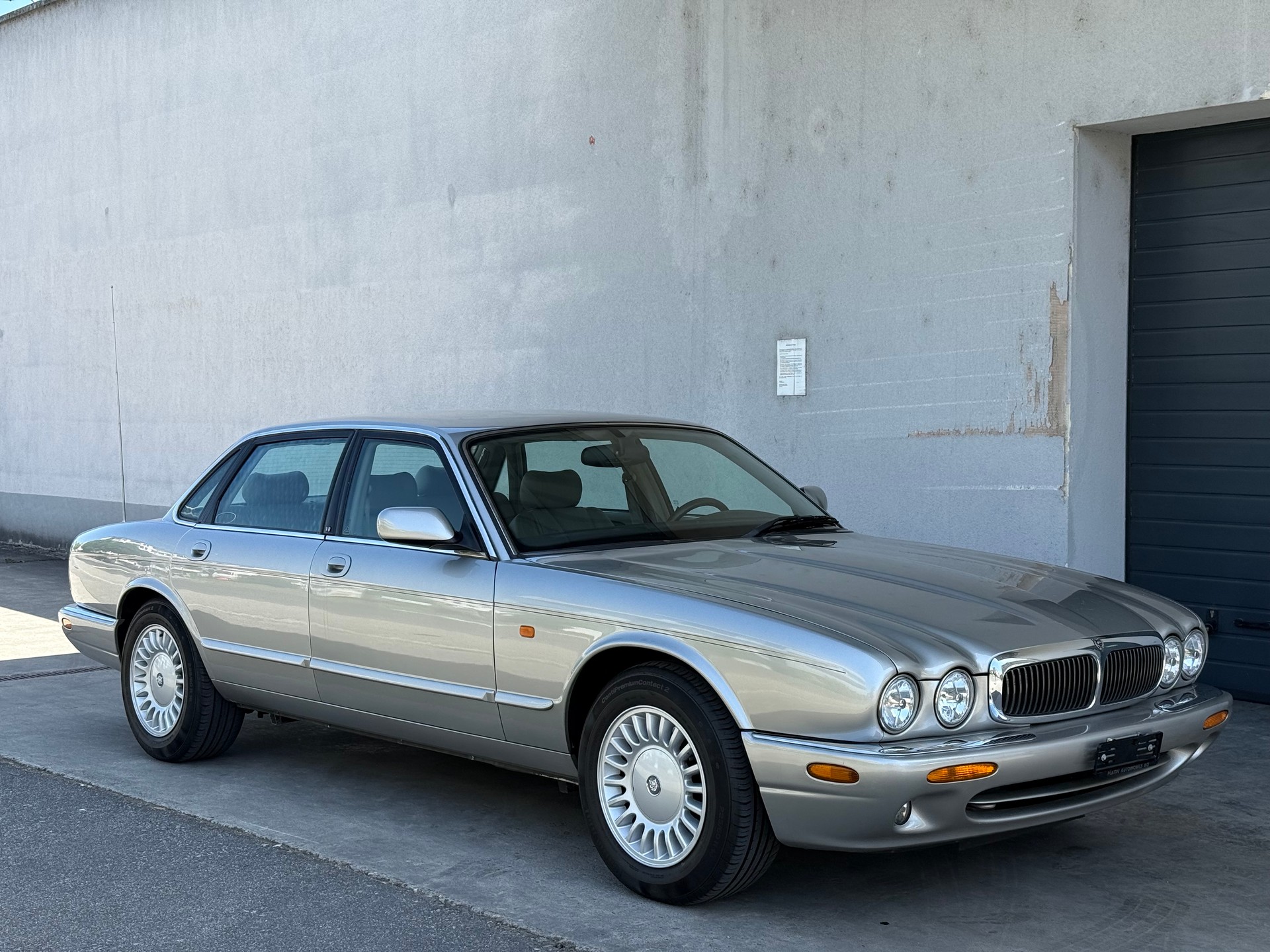 JAGUAR XJ 3.2 V8 Executive-image-6