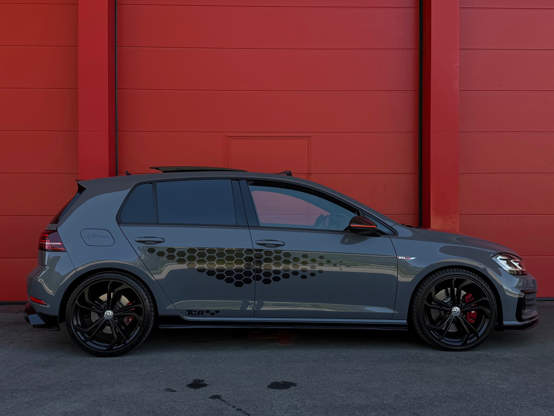 VW Golf 2.0 TSI GTI TCR DSG-image-2