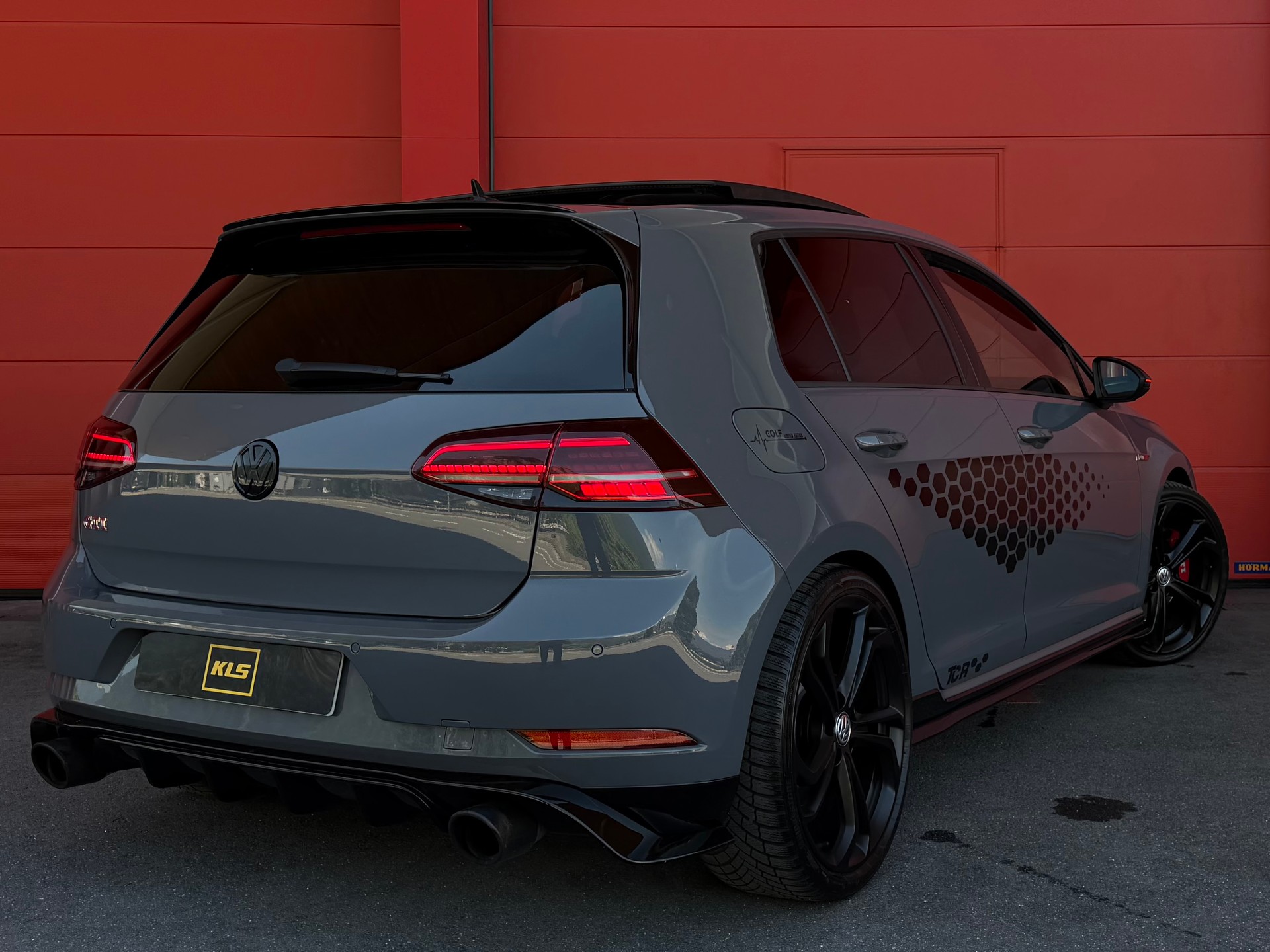 VW Golf 2.0 TSI GTI TCR DSG-image-3