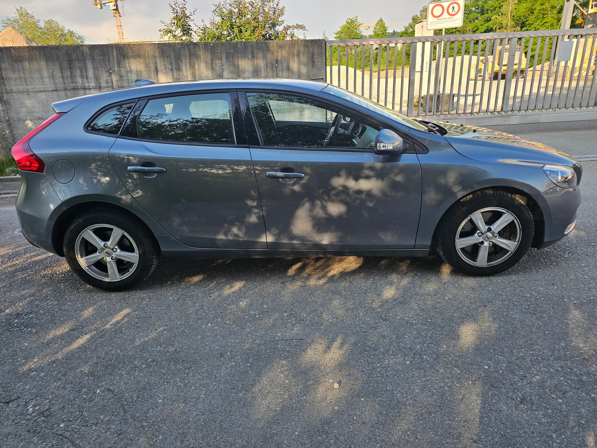 VOLVO V40 D3 Inscription Geartronic-image-2