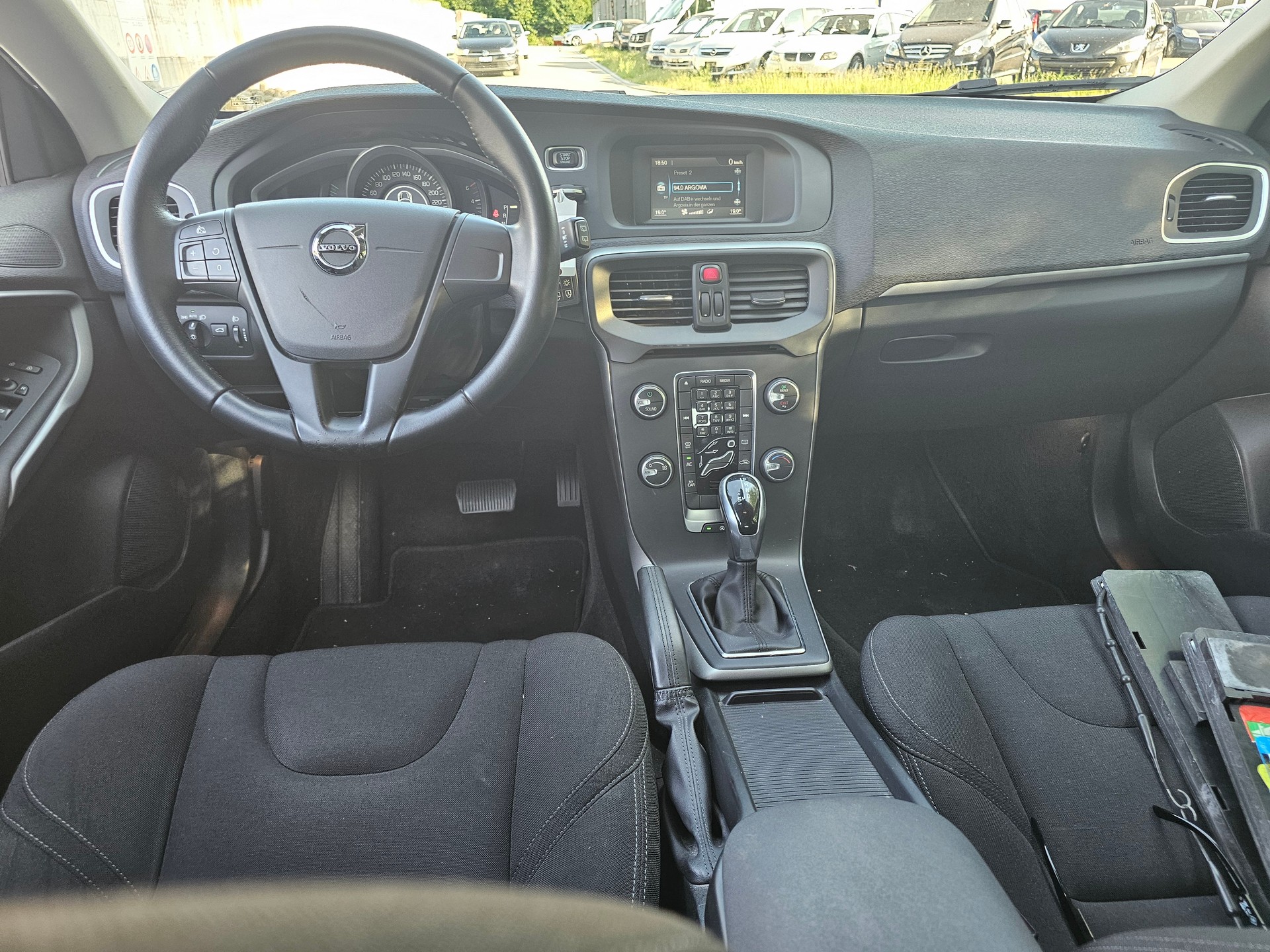 VOLVO V40 D3 Inscription Geartronic-image-8