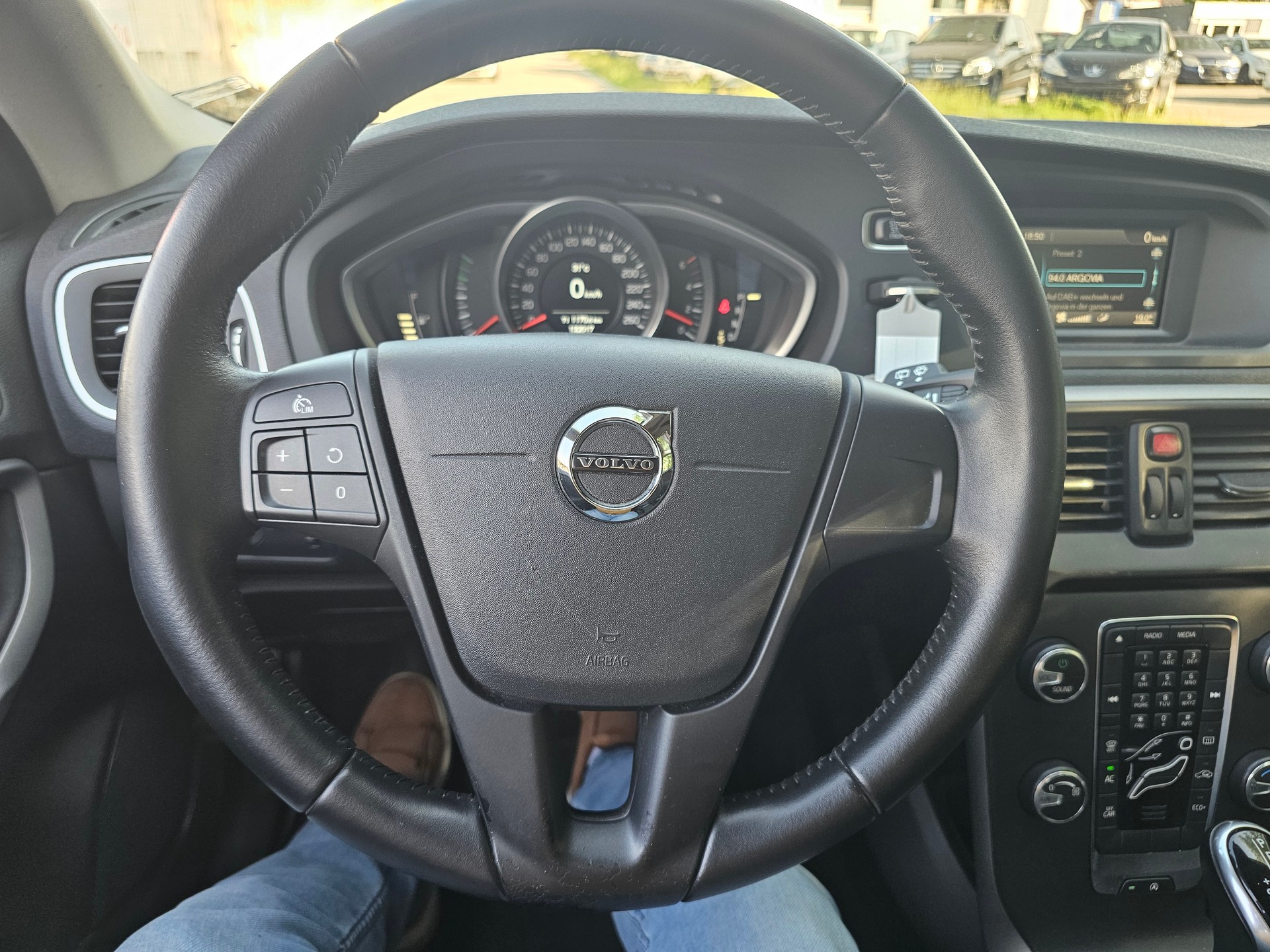 VOLVO V40 D3 Inscription Geartronic-image-12