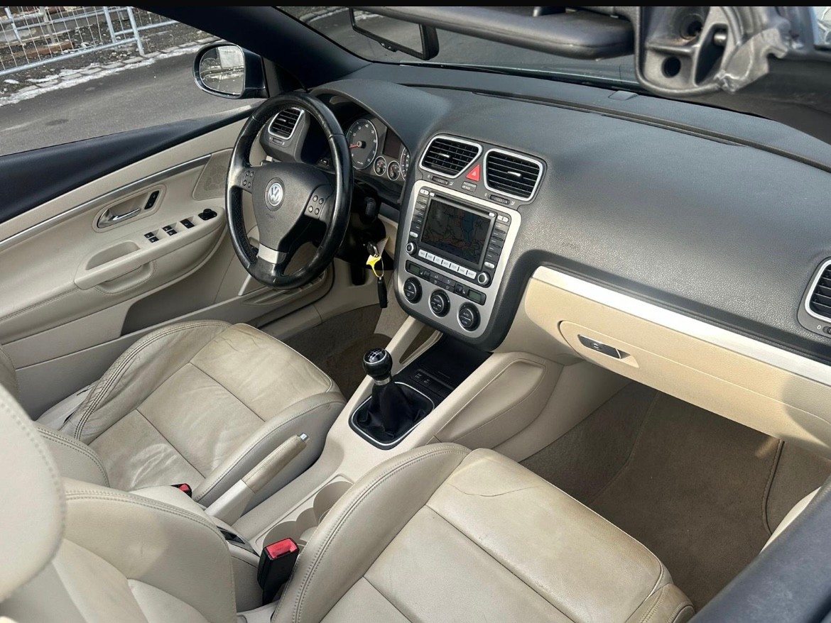 VW Eos 2.0 FSI Turbo-image-10