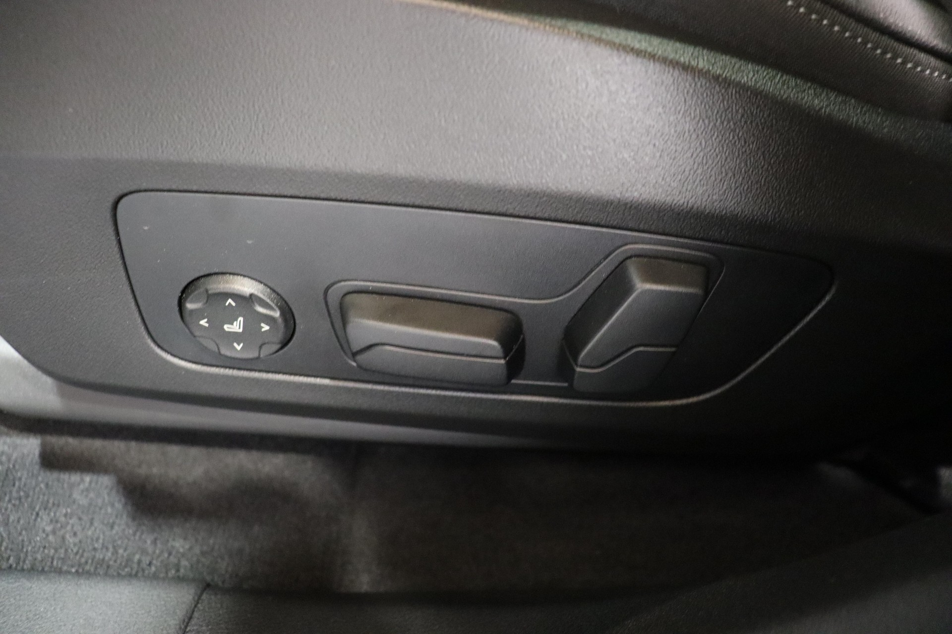 BMW X1 30e xDrive paddles-image-22