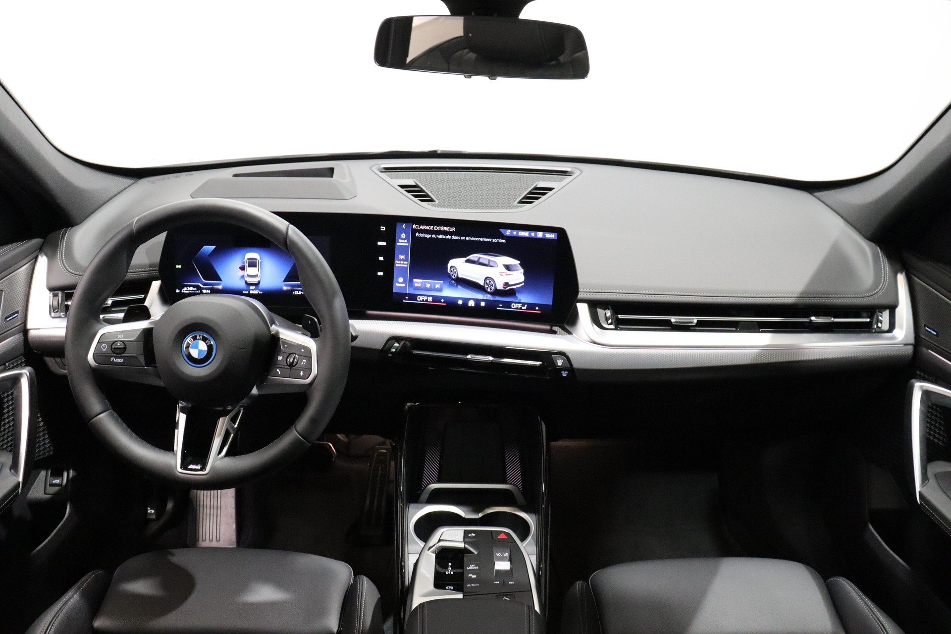 BMW X1 30e xDrive paddles-image-9