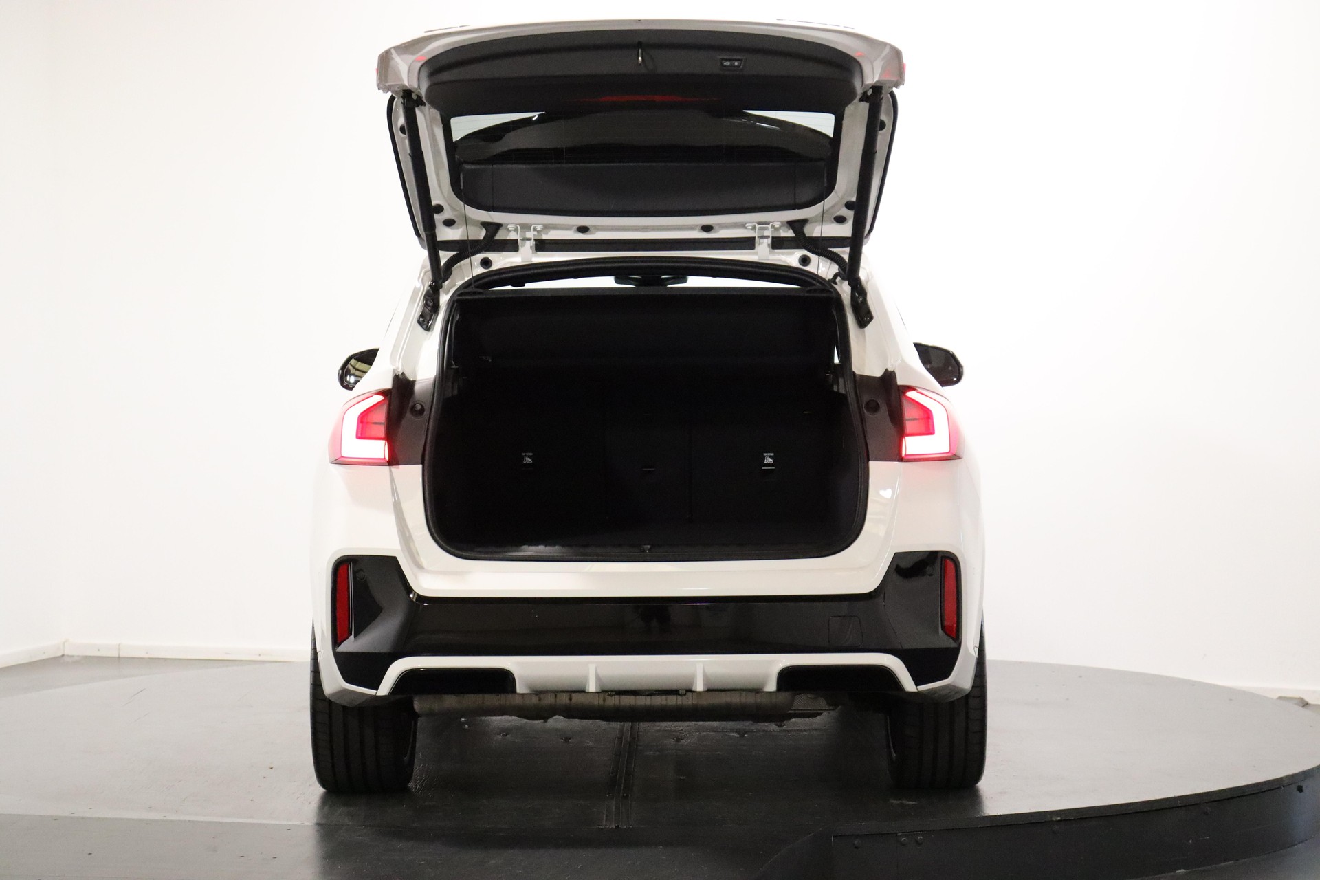 BMW X1 30e xDrive paddles-image-4