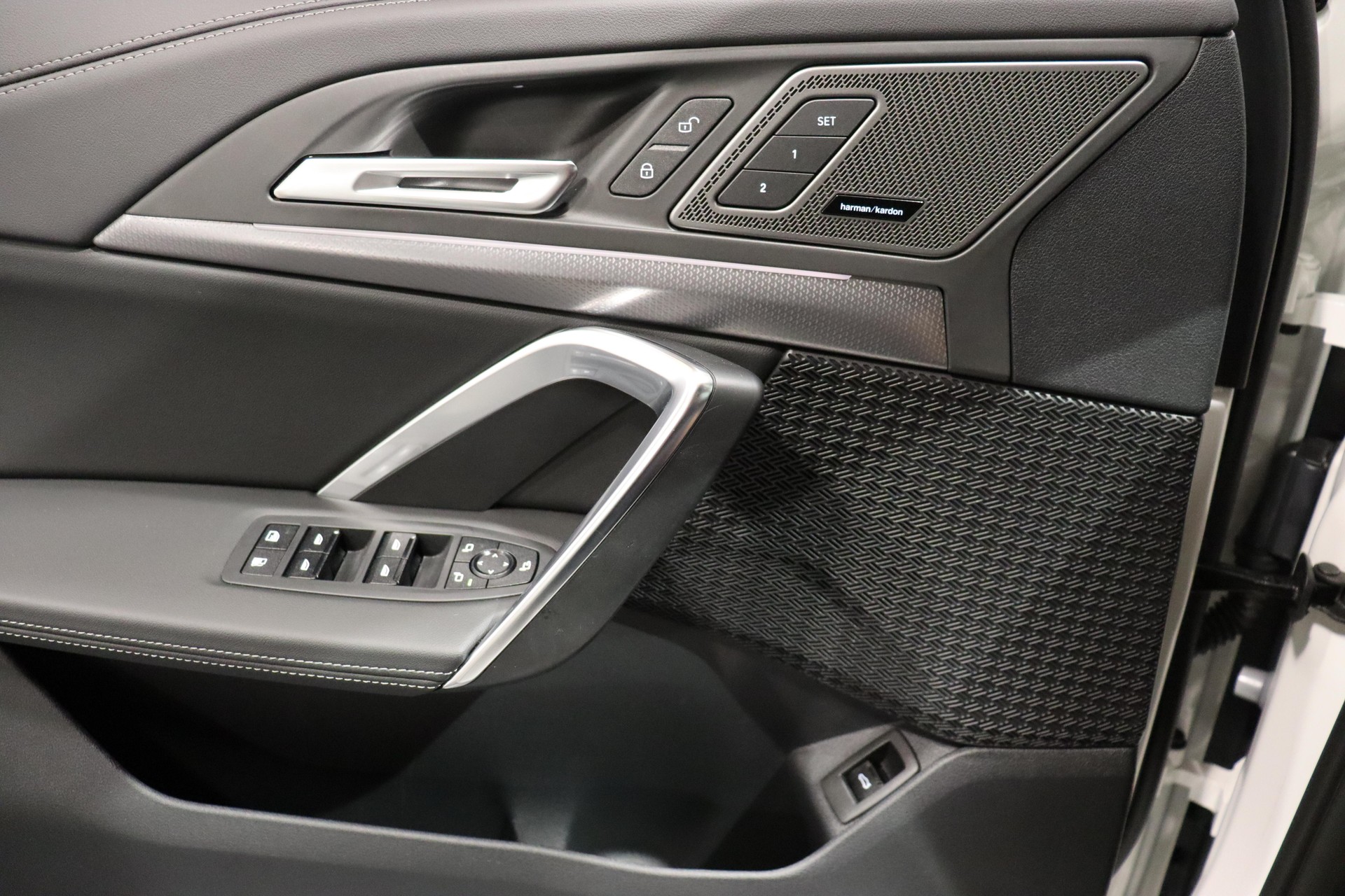 BMW X1 30e xDrive paddles-image-21