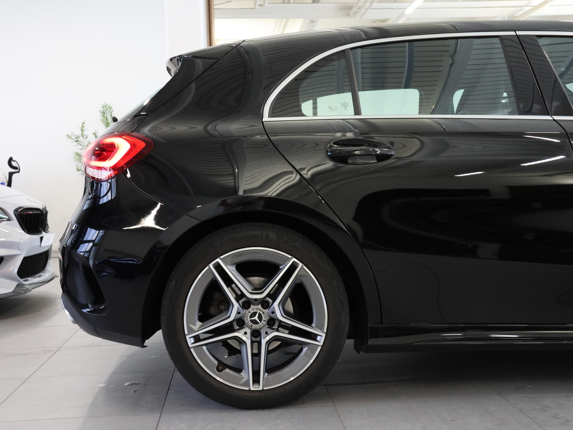 MERCEDES-BENZ A 180 d AMG Line *Rückfahrkamera* *Sitzheizung* *Command Touch*-image-12