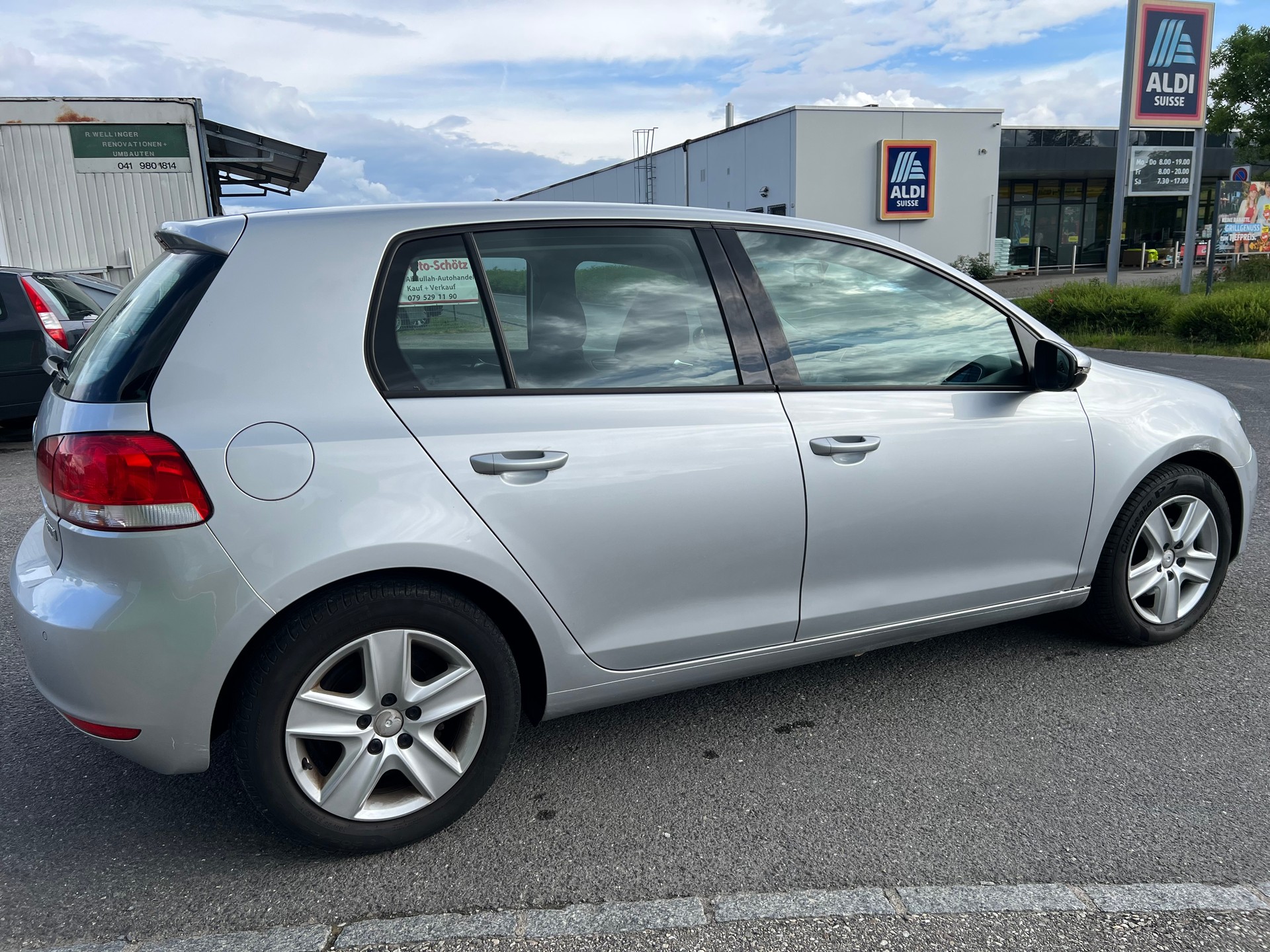 VW Golf 2.0 TDI Highline-image-4